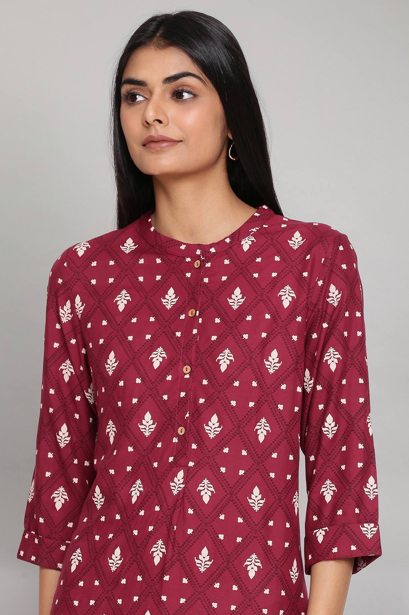 https://cdn.shopify.com/s/files/1/0722/3148/5636/files/21AUW16004-116095_6_5c55f4e4-a7ac-4c32-9dc9-457b36f3a0cf.jpg?v=1760477792