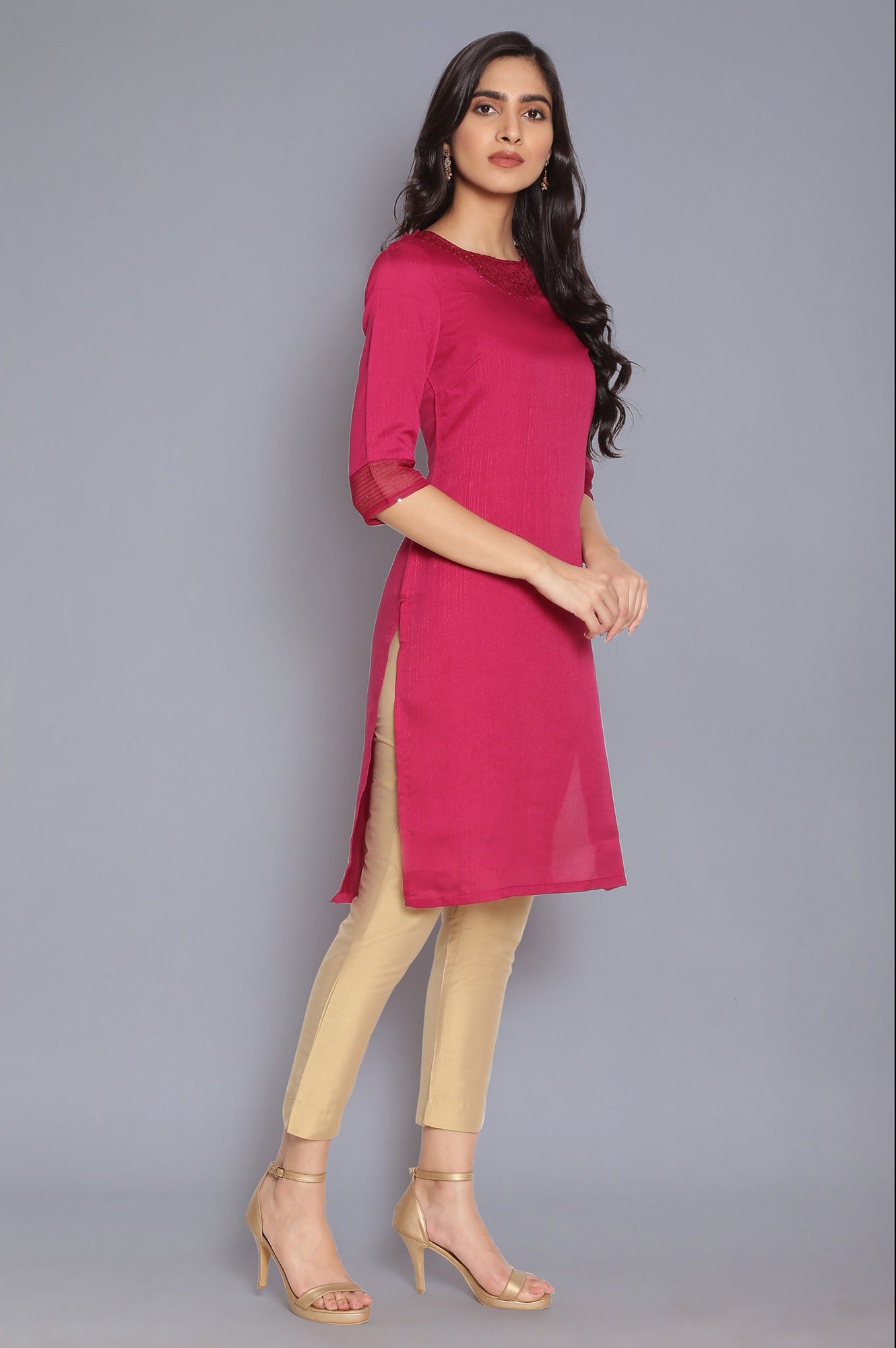 https://cdn.shopify.com/s/files/1/0722/3148/5636/files/21AUW16107-216061_4_2a092d0f-e267-4101-8f4f-a25de6e8e5db.jpg?v=1760479124