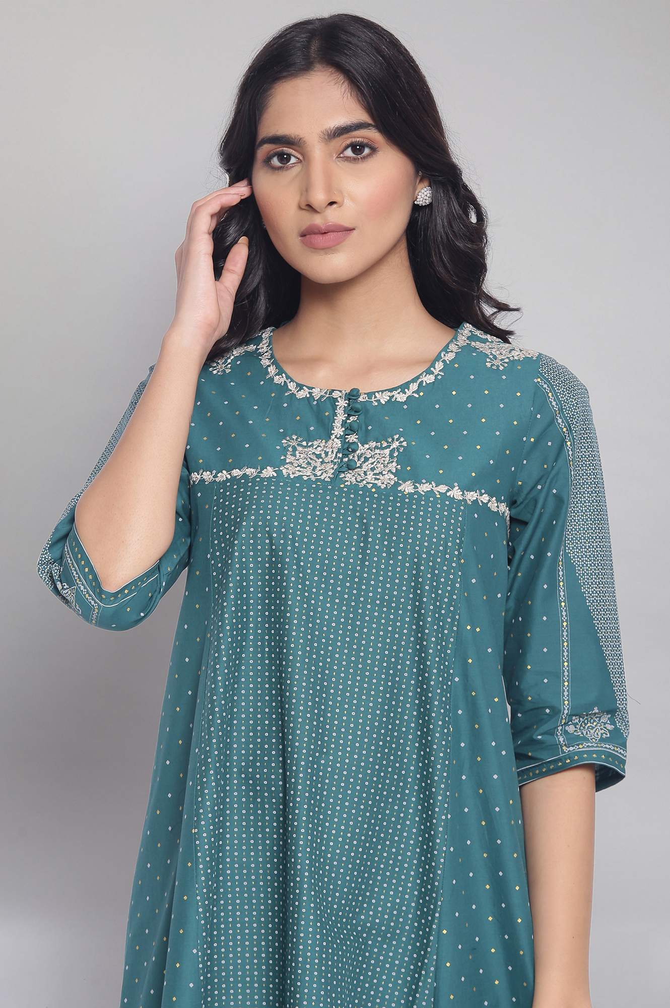 https://cdn.shopify.com/s/files/1/0722/3148/5636/files/21AUW16282-116841_6_bf1dbd94-2775-4c8c-8f4b-5dc792cd6b9c.jpg?v=1760481557