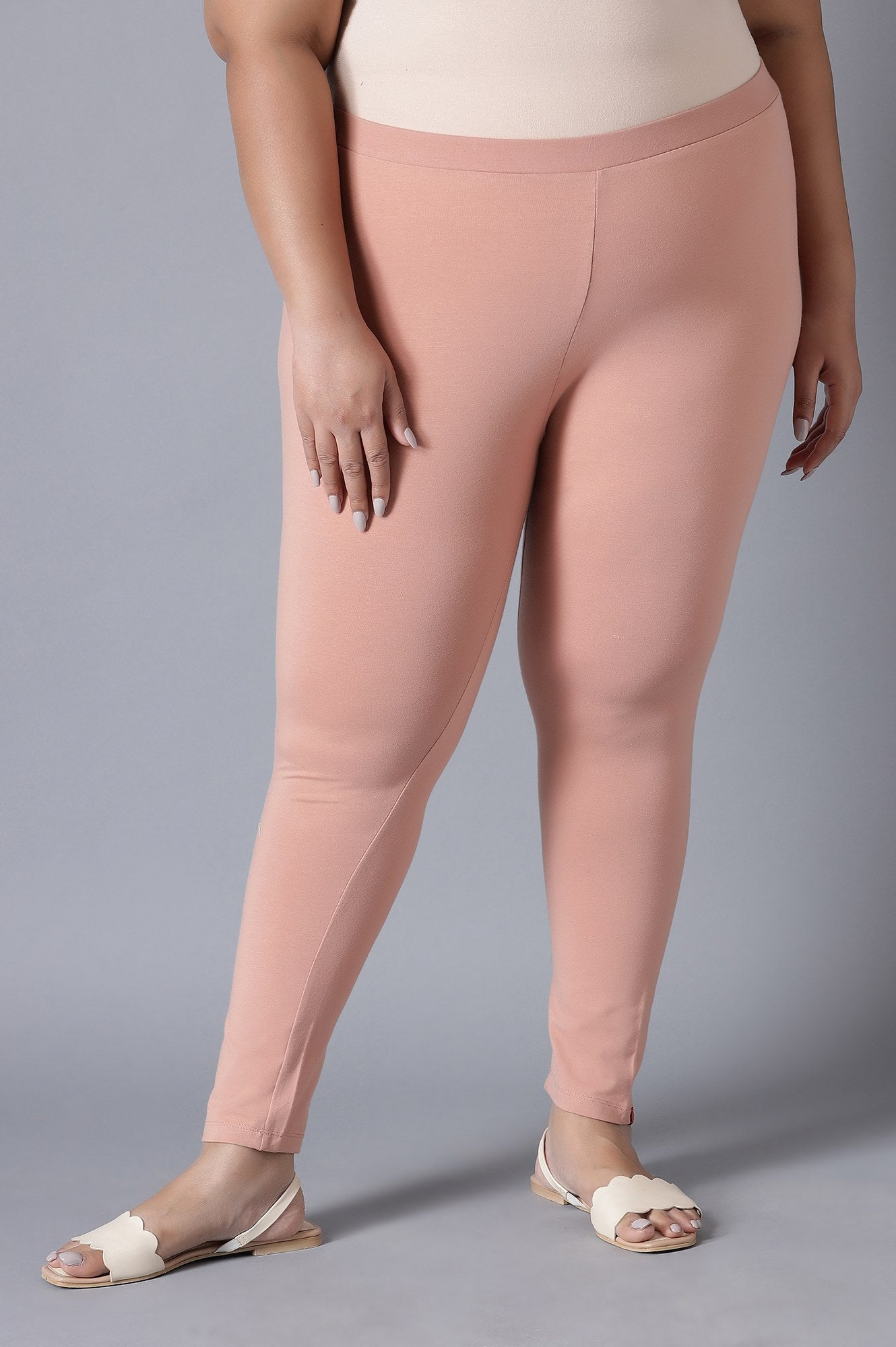 https://cdn.shopify.com/s/files/1/0722/3148/5636/files/21AUW60105-215050_1.jpg?v=1760486171