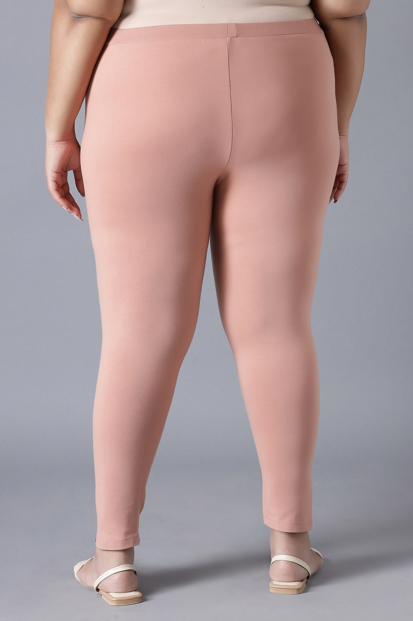 https://cdn.shopify.com/s/files/1/0722/3148/5636/files/21AUW60105-215050_2.jpg?v=1760486171