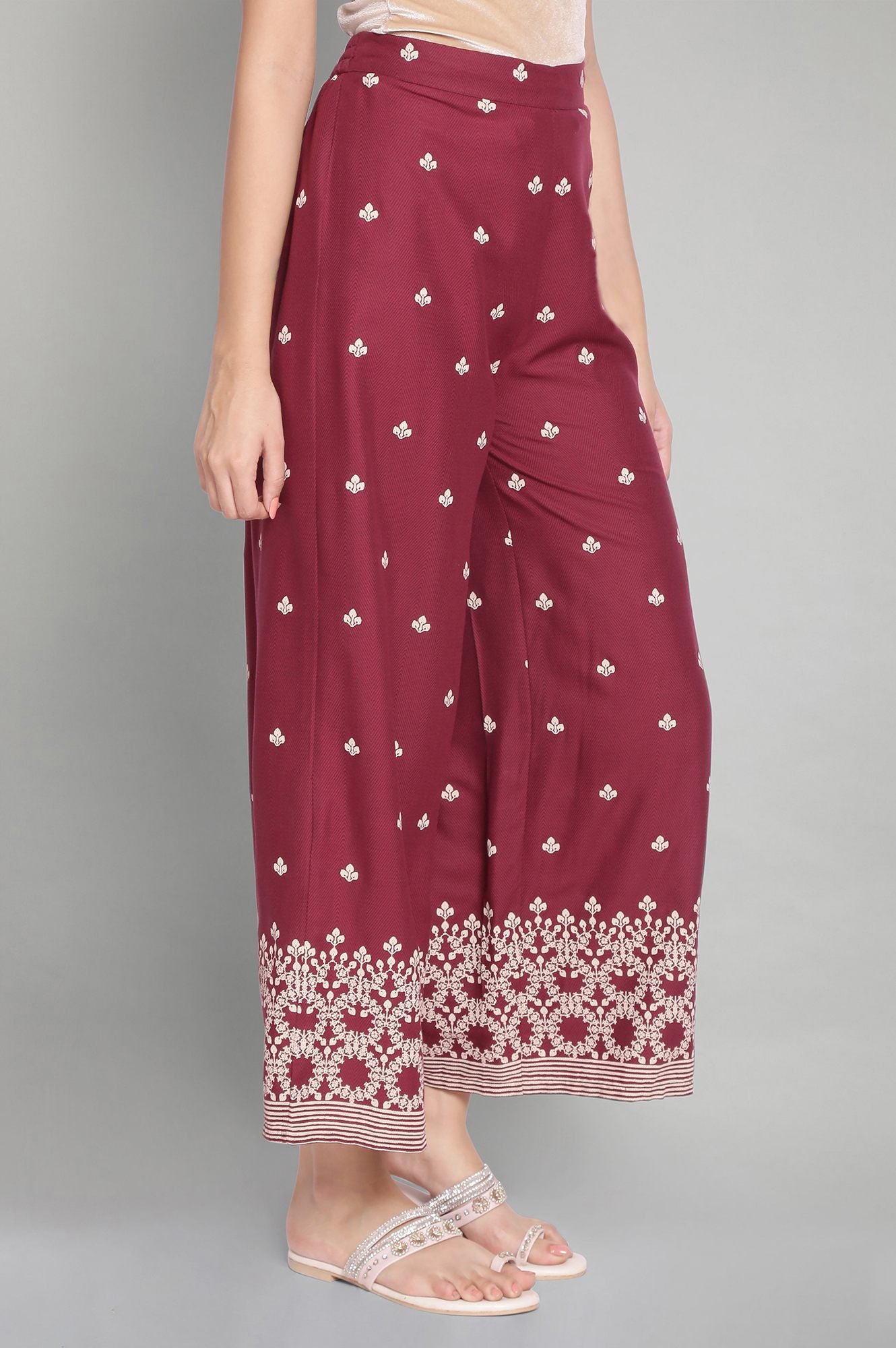 https://cdn.shopify.com/s/files/1/0722/3148/5636/files/21AUW61331-116128_4_e9ee9db6-e98d-4774-80ff-85a7a4d0c6a5.jpg?v=1760477843