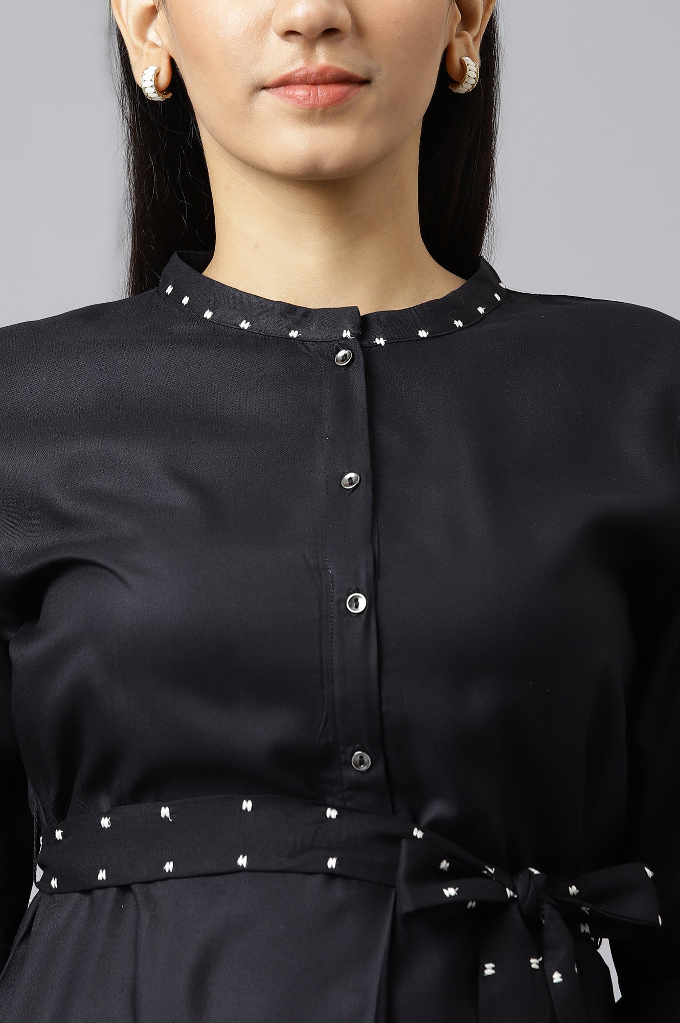 https://cdn.shopify.com/s/files/1/0722/3148/5636/files/21AUWS15995-215760_9.jpg?v=1772277693