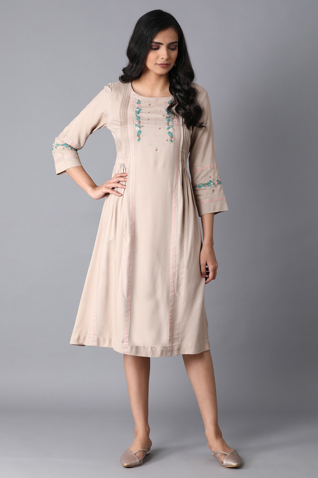 https://cdn.shopify.com/s/files/1/0722/3148/5636/files/21FEW12459-212311_1_e9618fe4-83d8-4f11-a7cc-babd514b0fc6.jpg?v=1760485614