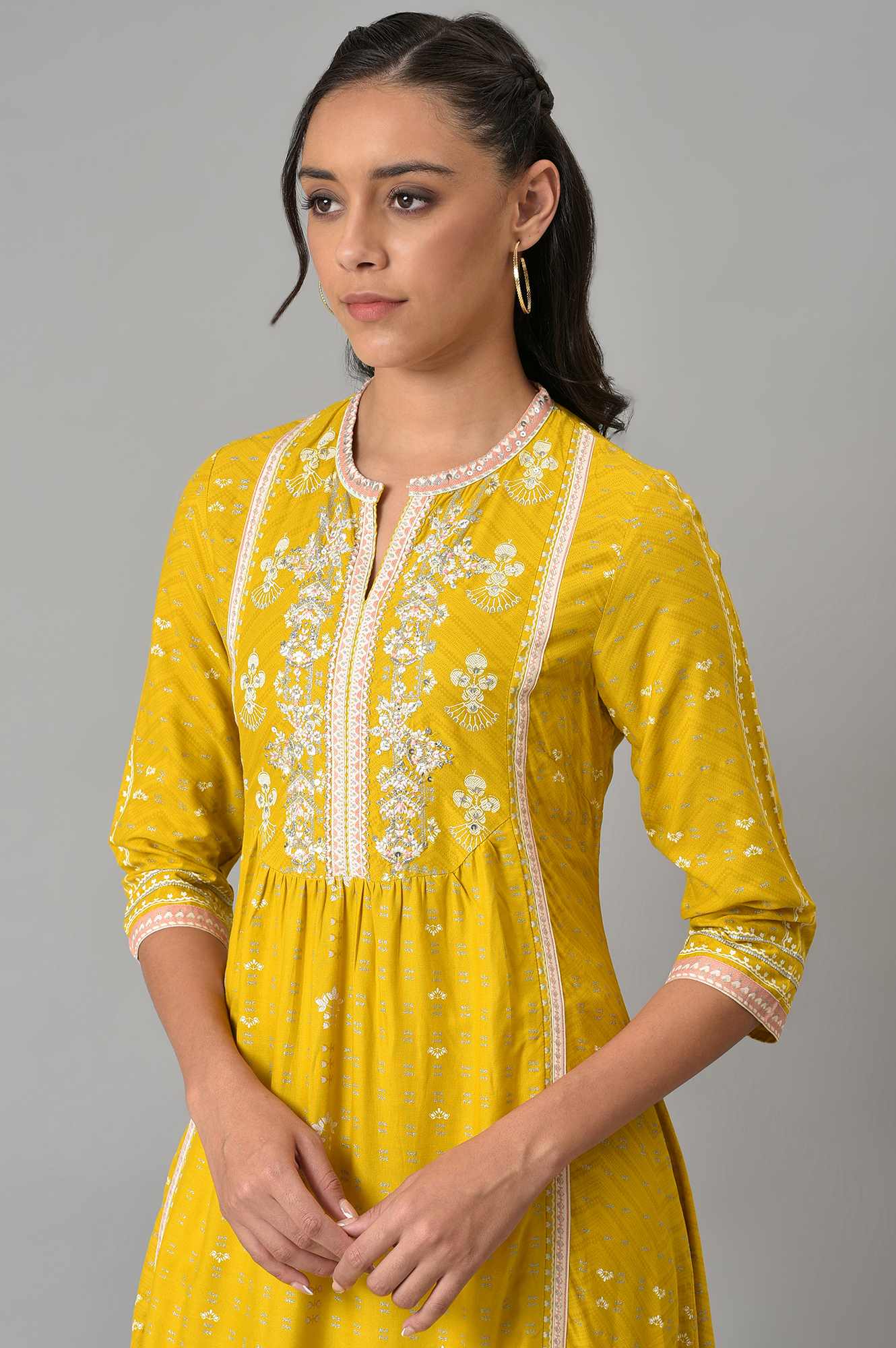 https://cdn.shopify.com/s/files/1/0722/3148/5636/files/21FEW13044-113967_6_f44c8127-08ff-44d5-8cb2-aaace4344d71.jpg?v=1760479094