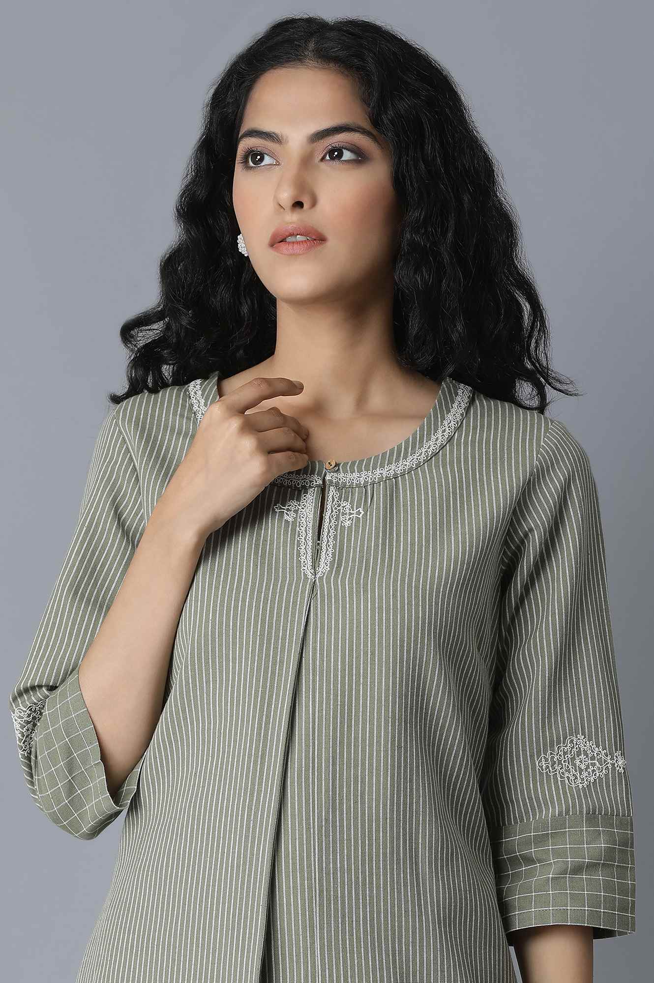 https://cdn.shopify.com/s/files/1/0722/3148/5636/files/21FEW14377-311844_6_190d8d5c-e8d5-4c13-8b1d-c7e6d5f89128.jpg?v=1760479009