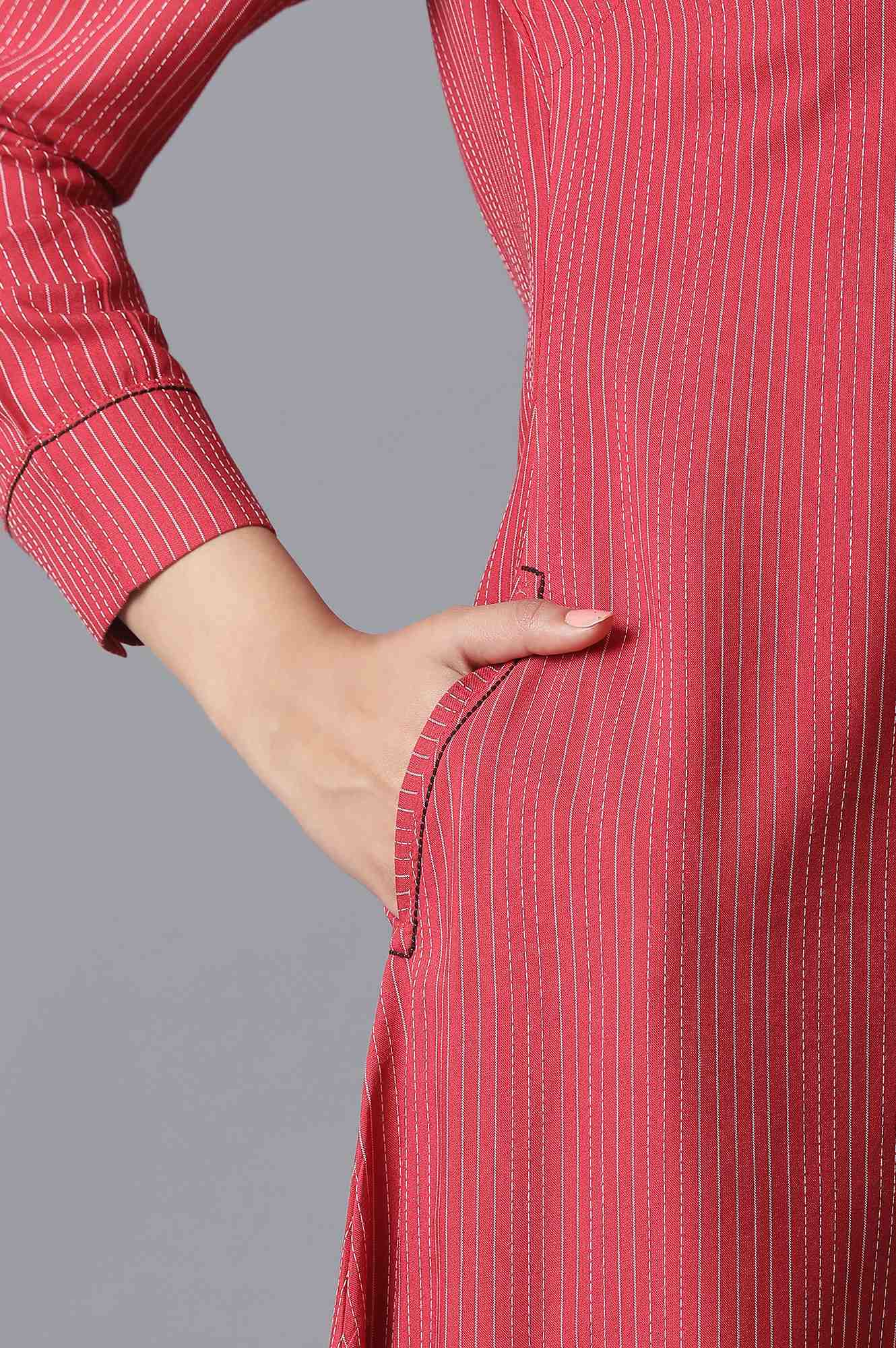 https://cdn.shopify.com/s/files/1/0722/3148/5636/files/21FEW14379-311848_7_76472fc3-b04b-49f7-affc-8a1a1017d132.jpg?v=1760478425