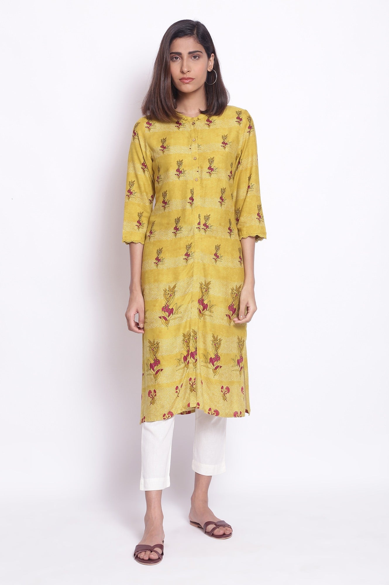 https://cdn.shopify.com/s/files/1/0722/3148/5636/files/21FEW16120-116207_1_77ee66a5-e526-4b44-a618-d029e5d10d51.jpg?v=1760481847