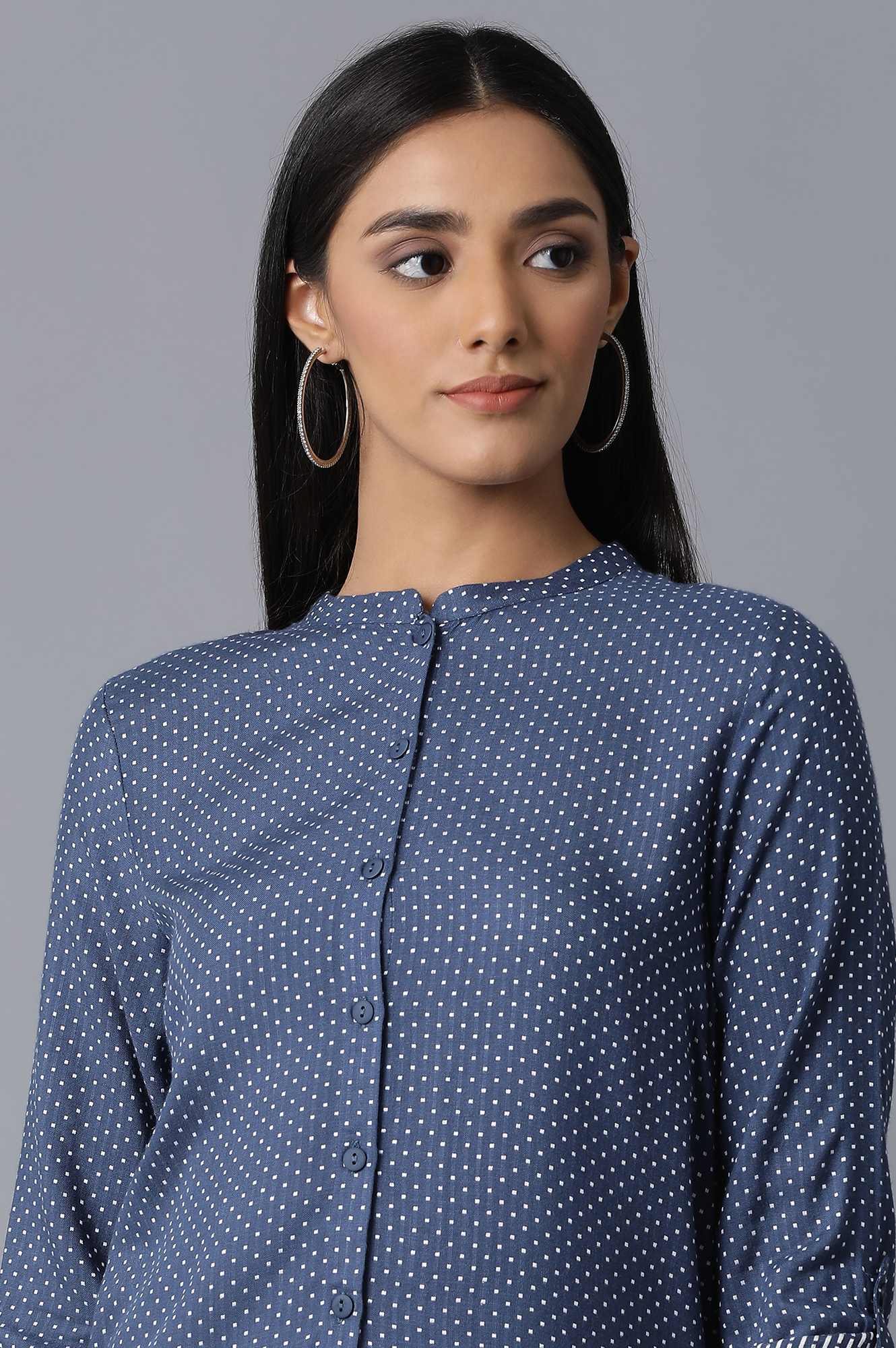 https://cdn.shopify.com/s/files/1/0722/3148/5636/files/21FEW31008-830014_6_b6a9d3c2-db3b-47eb-b365-86561981eeba.jpg?v=1760482009