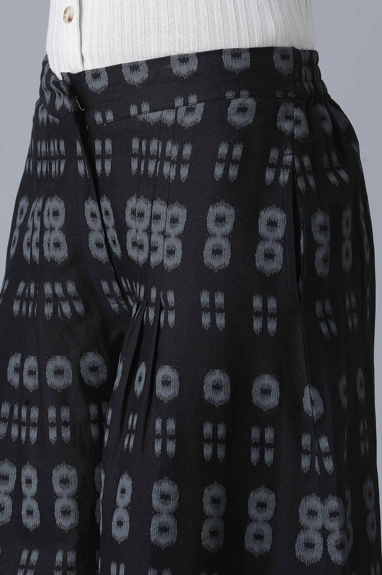 https://cdn.shopify.com/s/files/1/0722/3148/5636/files/21FEW61011-114480_6.jpg?v=1772277646