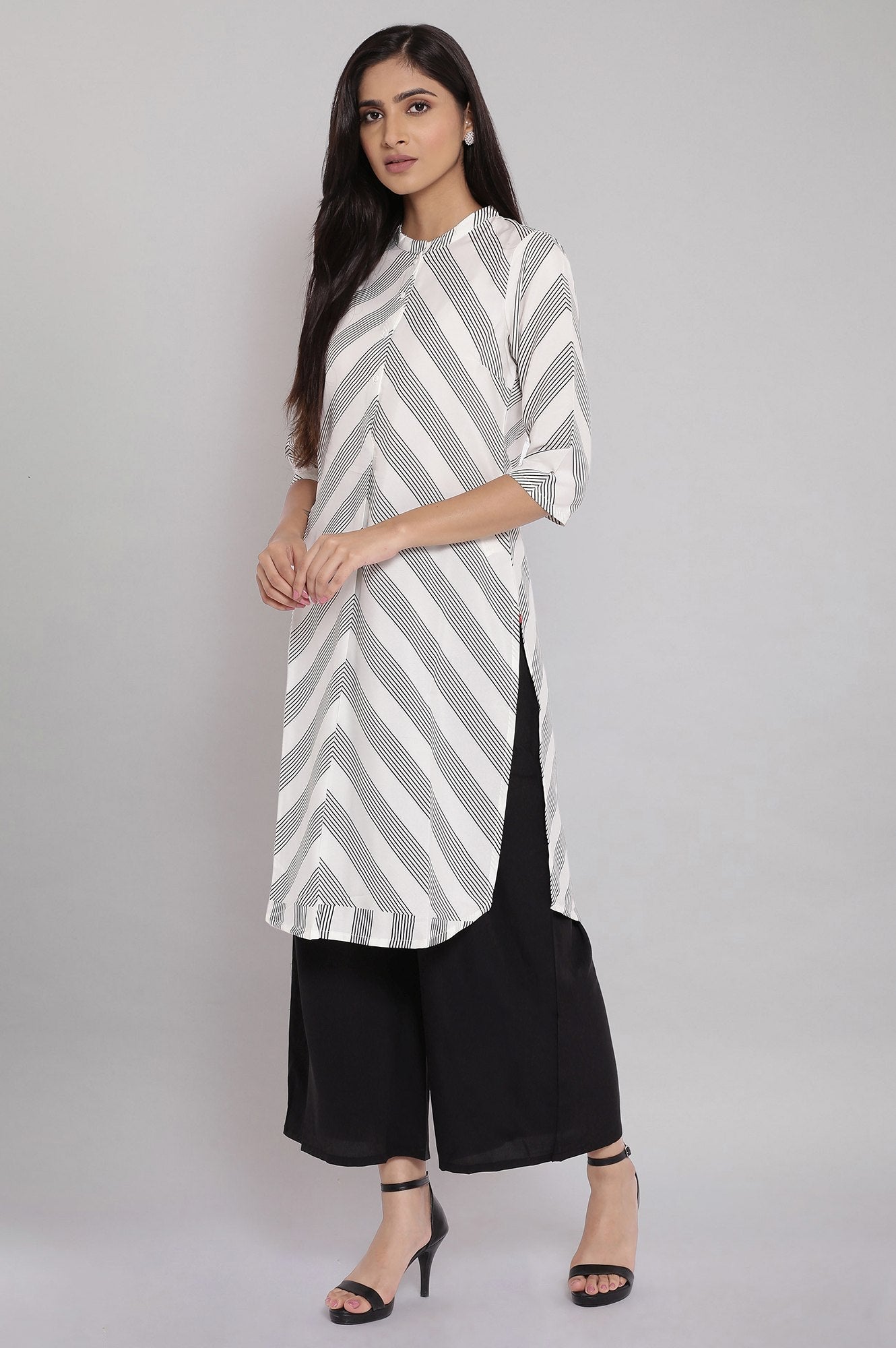https://cdn.shopify.com/s/files/1/0722/3148/5636/files/21FSWS14774-C0501_3_ec44ec79-7be1-42b0-a9bb-49c97d5cc8f6.jpg?v=1760482309