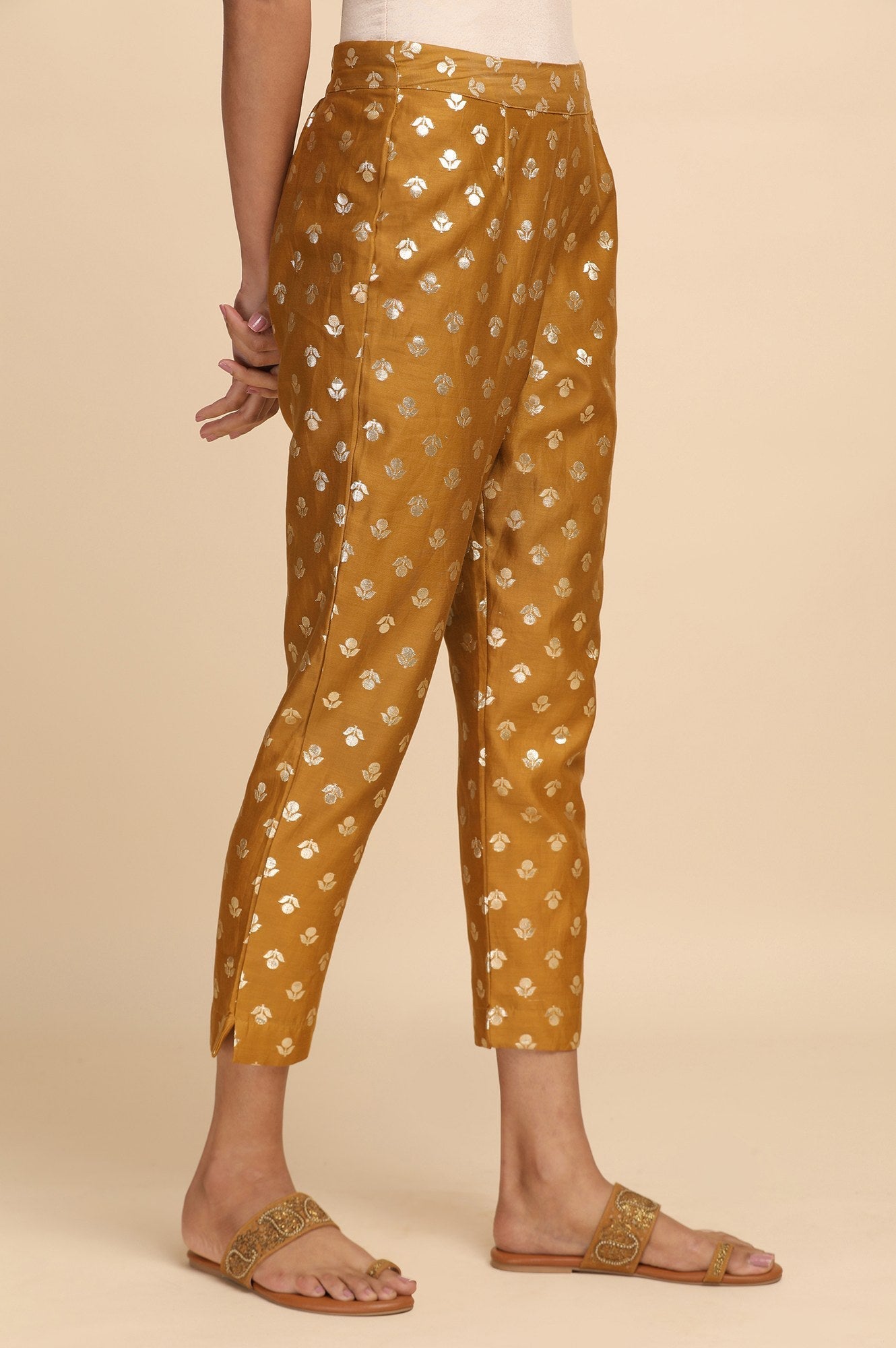 https://cdn.shopify.com/s/files/1/0722/3148/5636/files/21JUF61542-930086_4_b92d3e46-eec3-4a7a-a137-ce2e8ee12365.jpg?v=1760485528
