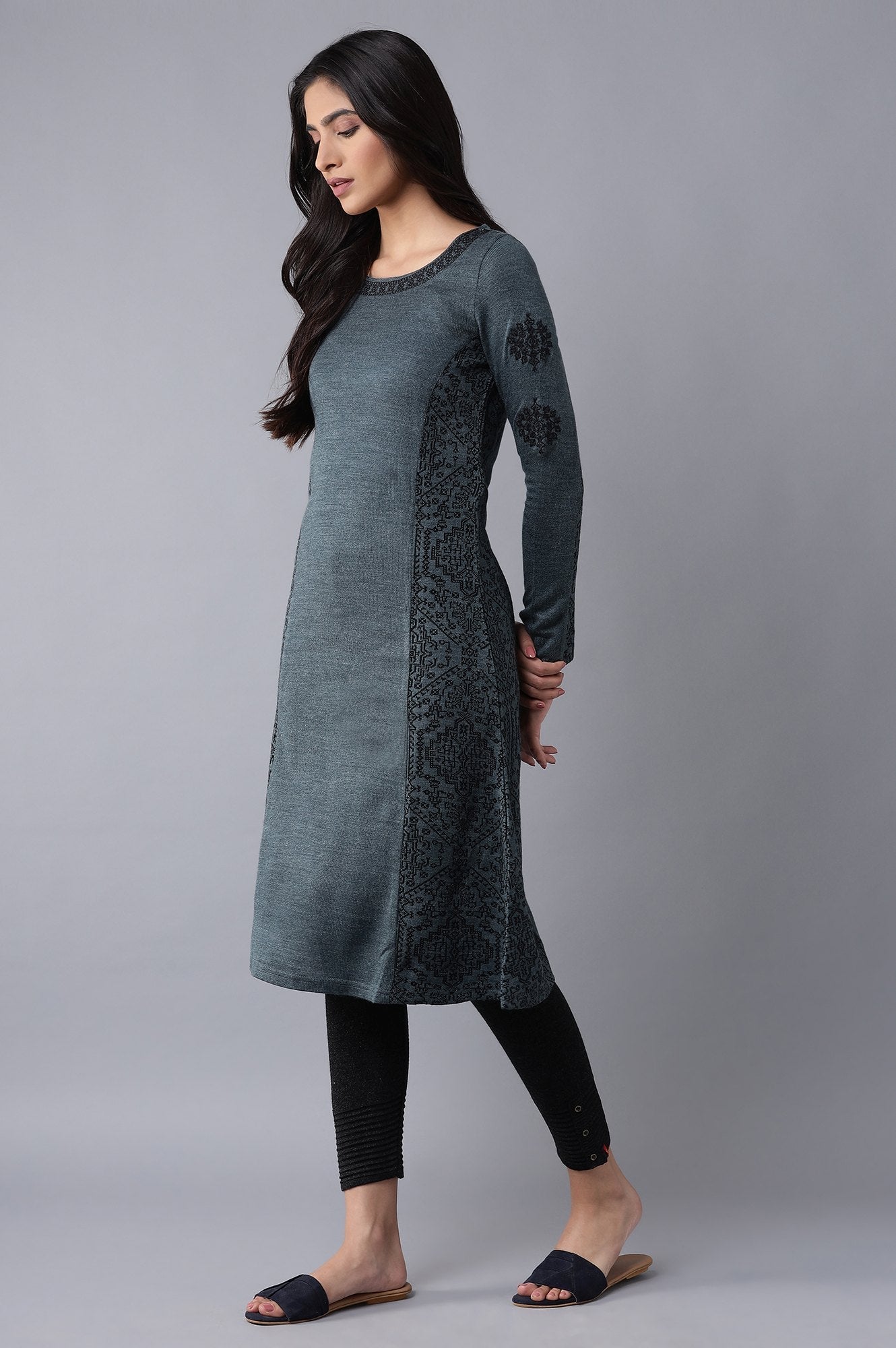 https://cdn.shopify.com/s/files/1/0722/3148/5636/files/21NOW60421-215943_5_5f3f2f74-ae46-4a95-aa4d-70284b4befe1.jpg?v=1760481485