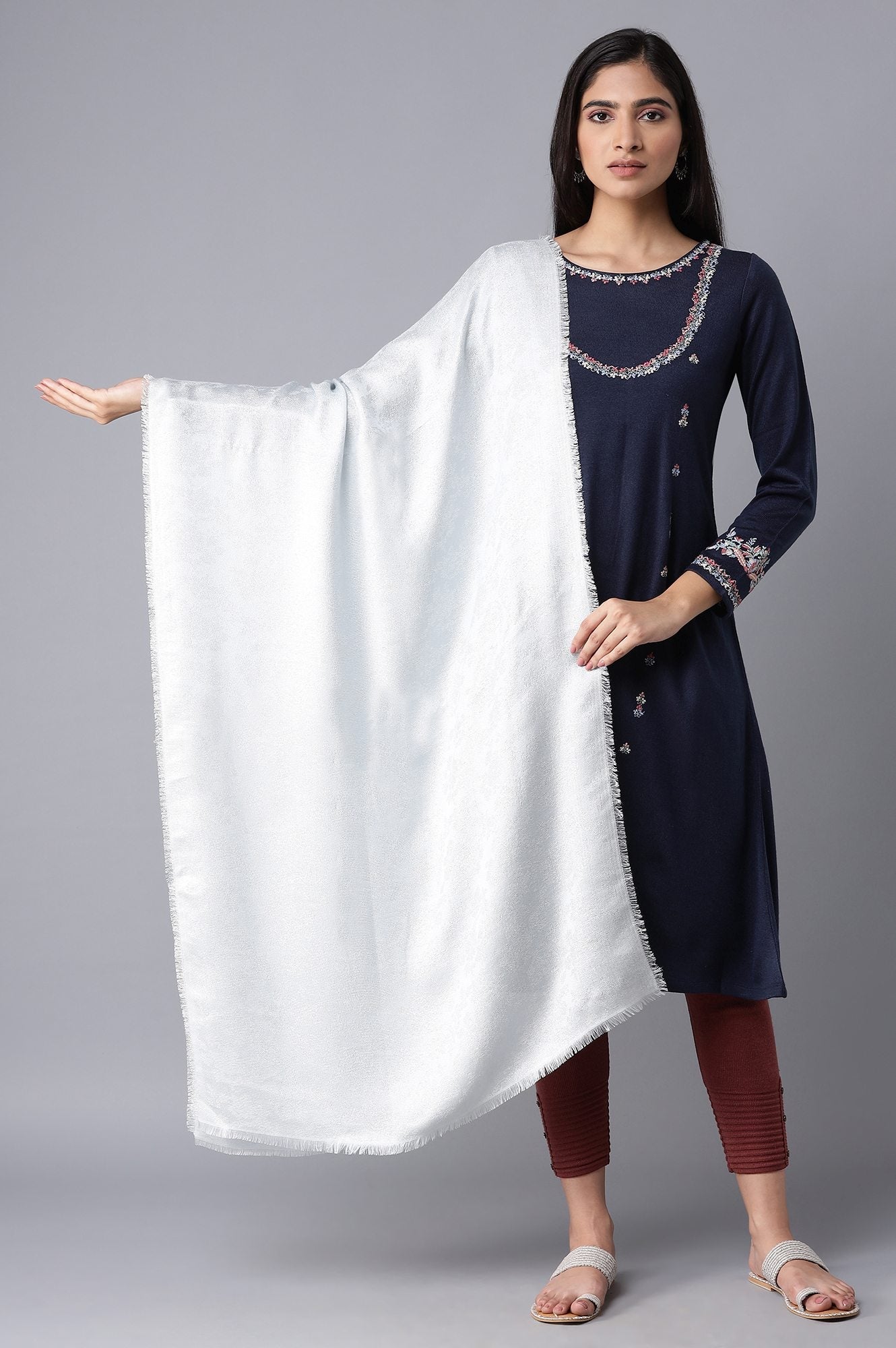 https://cdn.shopify.com/s/files/1/0722/3148/5636/files/21NOW81168-312089_1_cfe199cc-cf28-43aa-8cd2-b36b1af204ef.jpg?v=1760605862