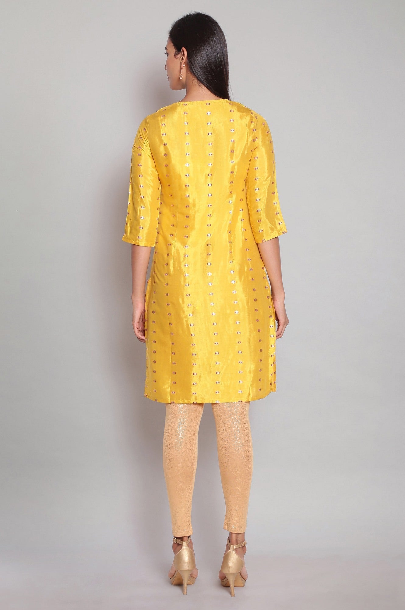 https://cdn.shopify.com/s/files/1/0722/3148/5636/files/21SFW16143-S1824_2.jpg?v=1760486470