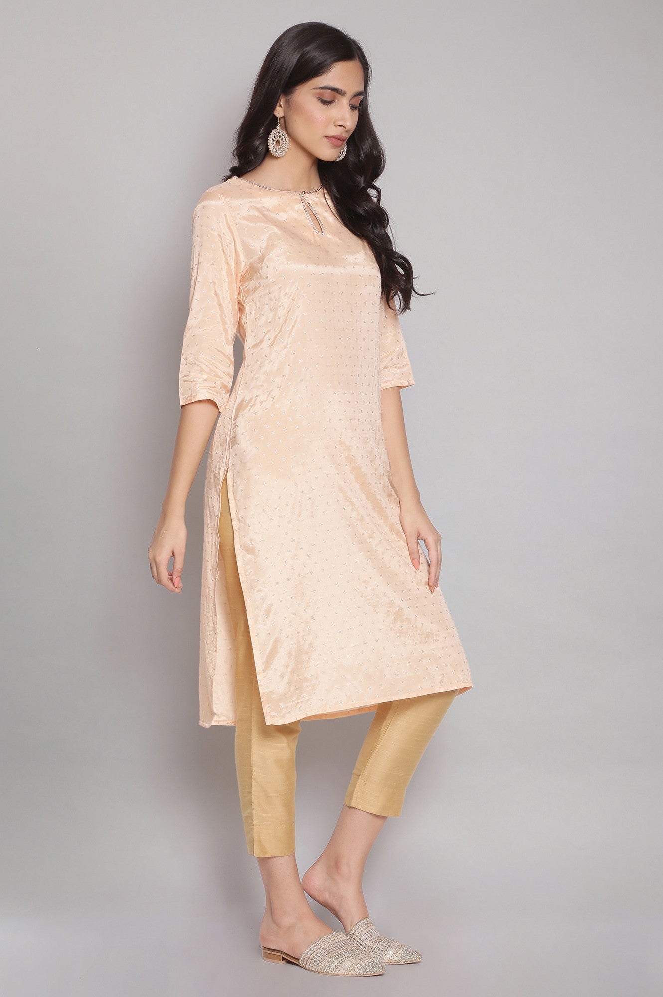 https://cdn.shopify.com/s/files/1/0722/3148/5636/files/21SFW16145-51322_4.jpg?v=1760485641