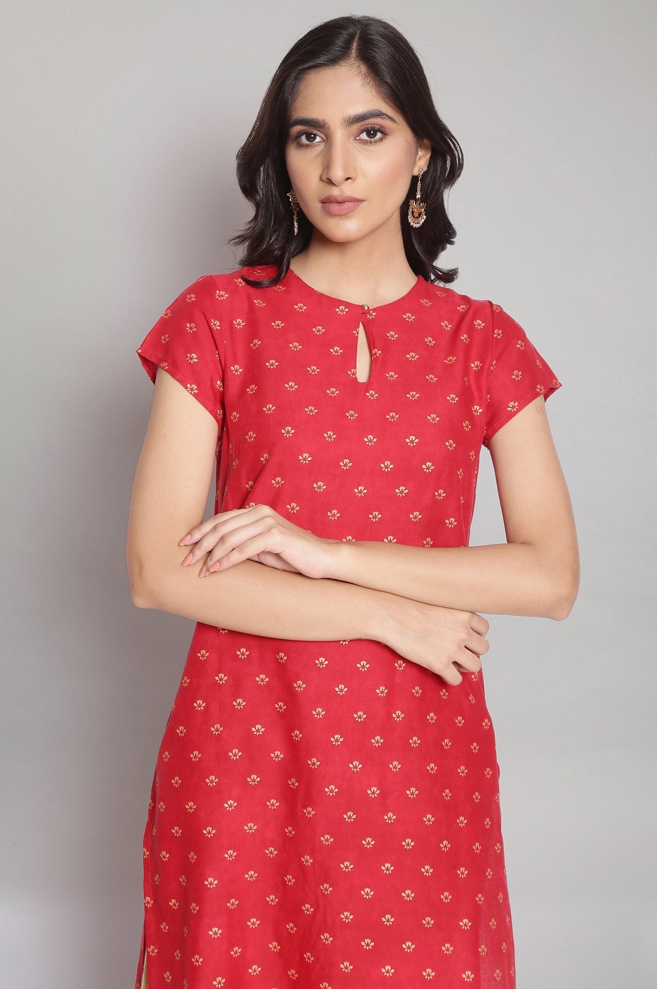 https://cdn.shopify.com/s/files/1/0722/3148/5636/files/21SFW16148-112772_6.jpg?v=1760486090