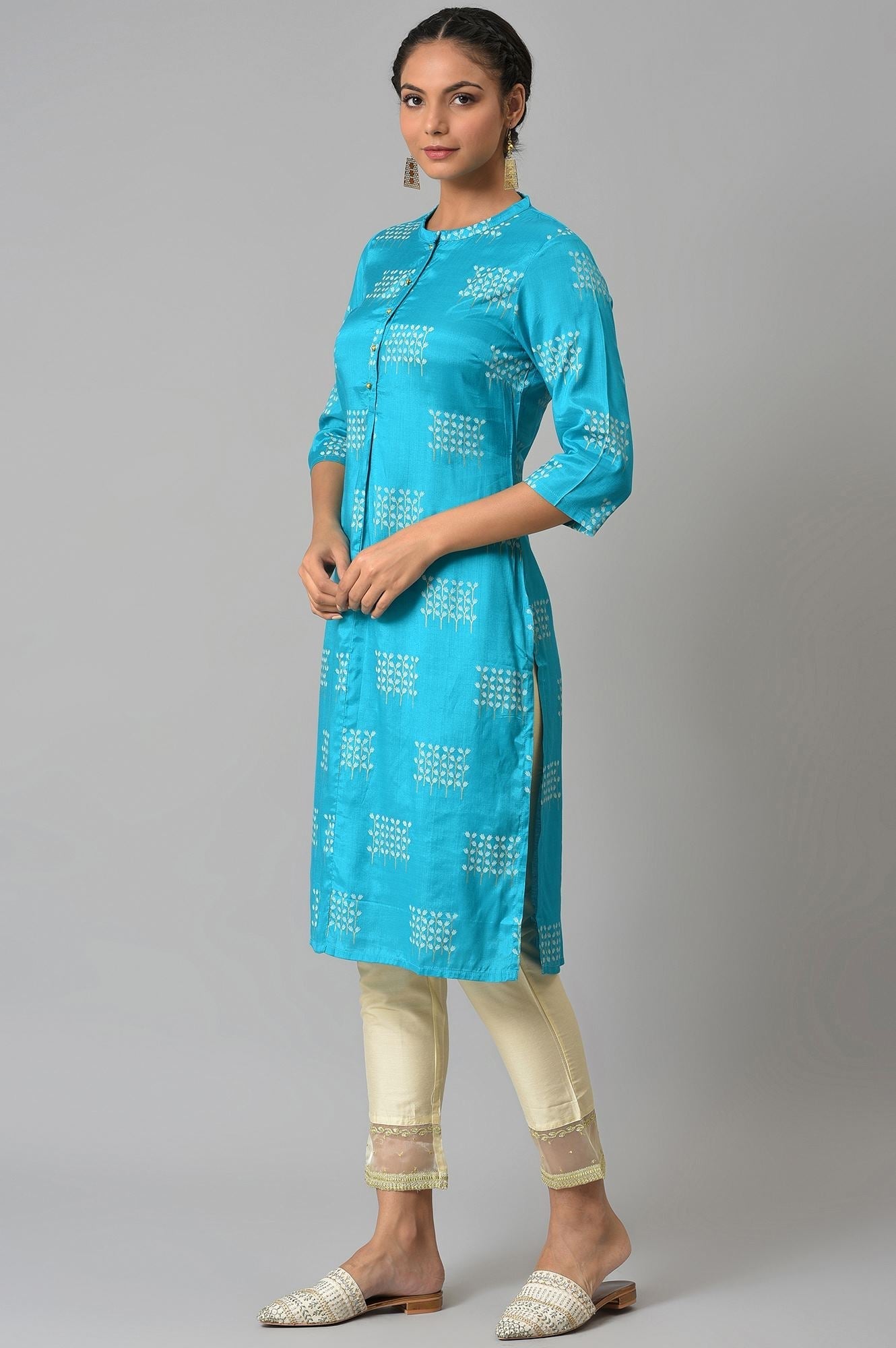 https://cdn.shopify.com/s/files/1/0722/3148/5636/files/21SKW16009-50815Set3_3.jpg?v=1760606133
