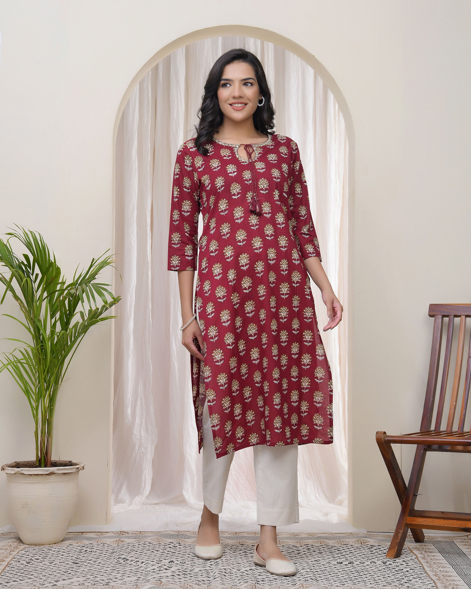 Vaasva Women Maroon Cotton Printed Straight Kurti