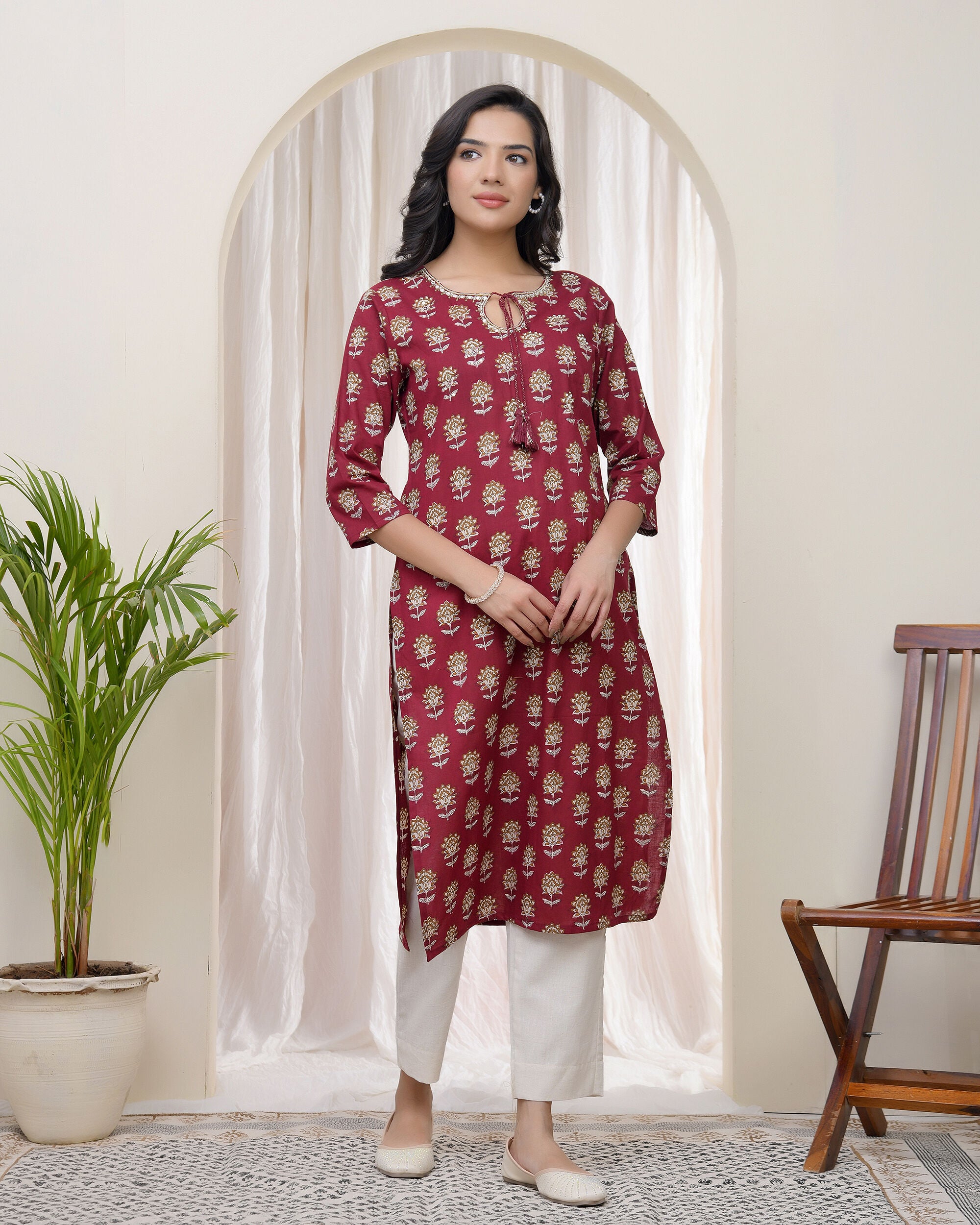Vaasva Women Maroon Cotton Printed Straight Kurti