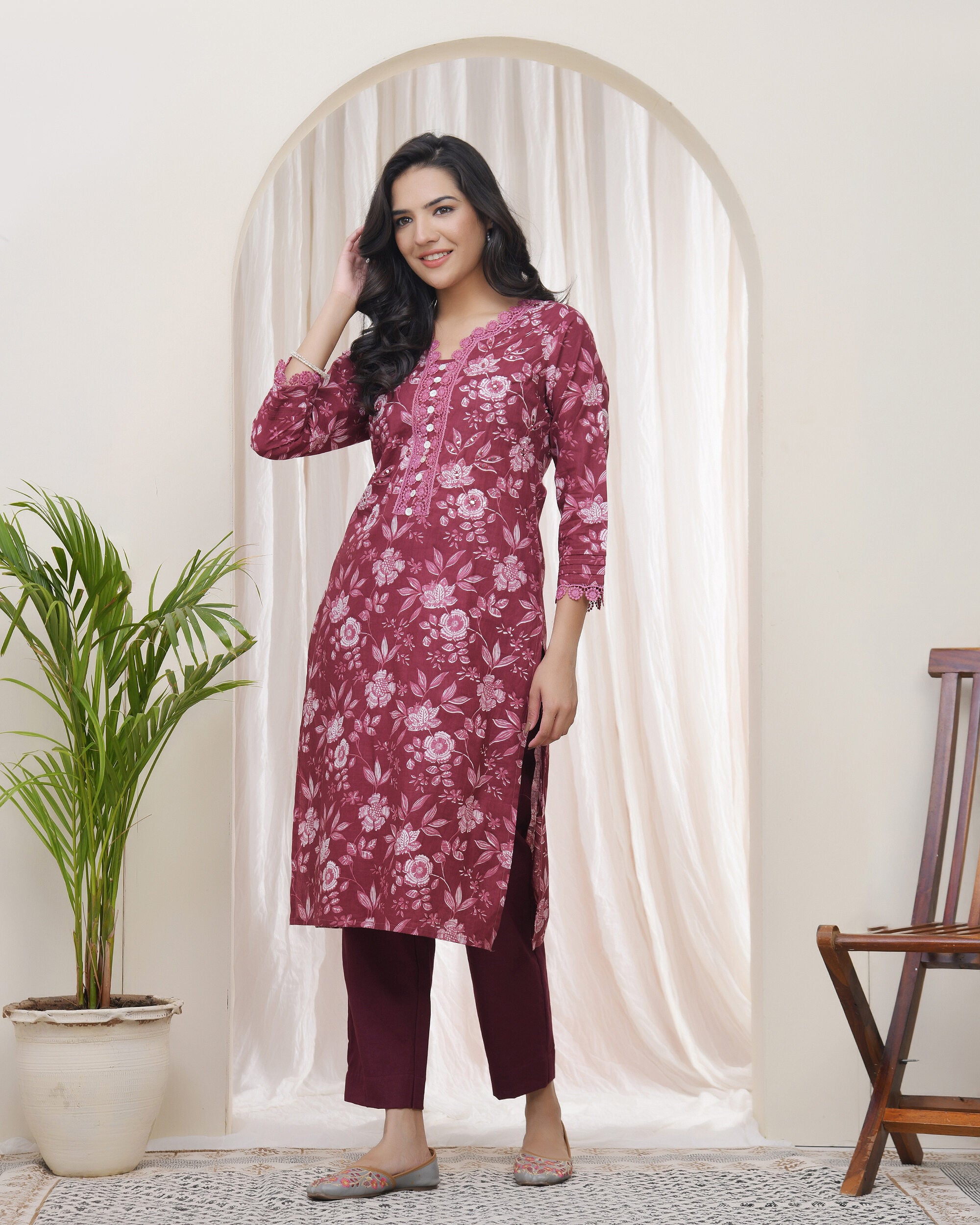 Vaasva Women Magenta Cotton Printed Straight Kurti