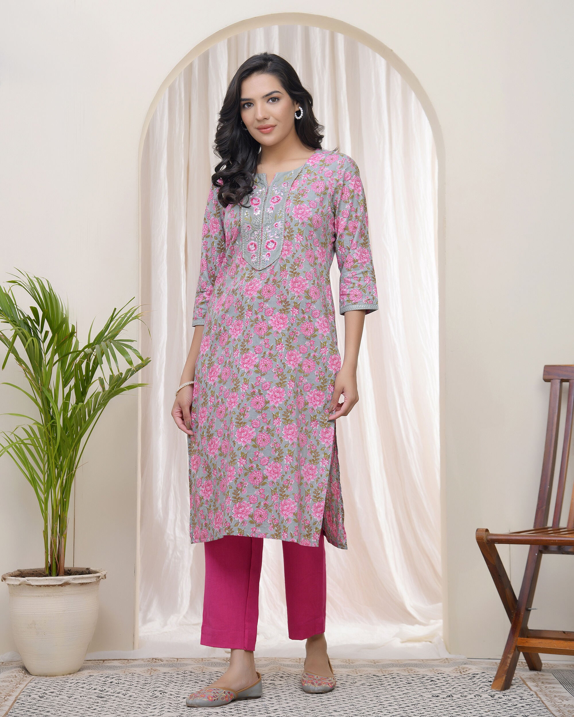 Vaasva Women Grey Cotton Printed Straight Kurti