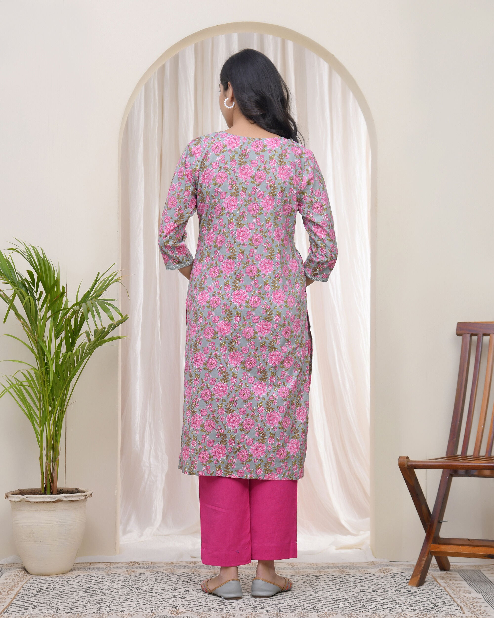 Vaasva Women Grey Cotton Printed Straight Kurti