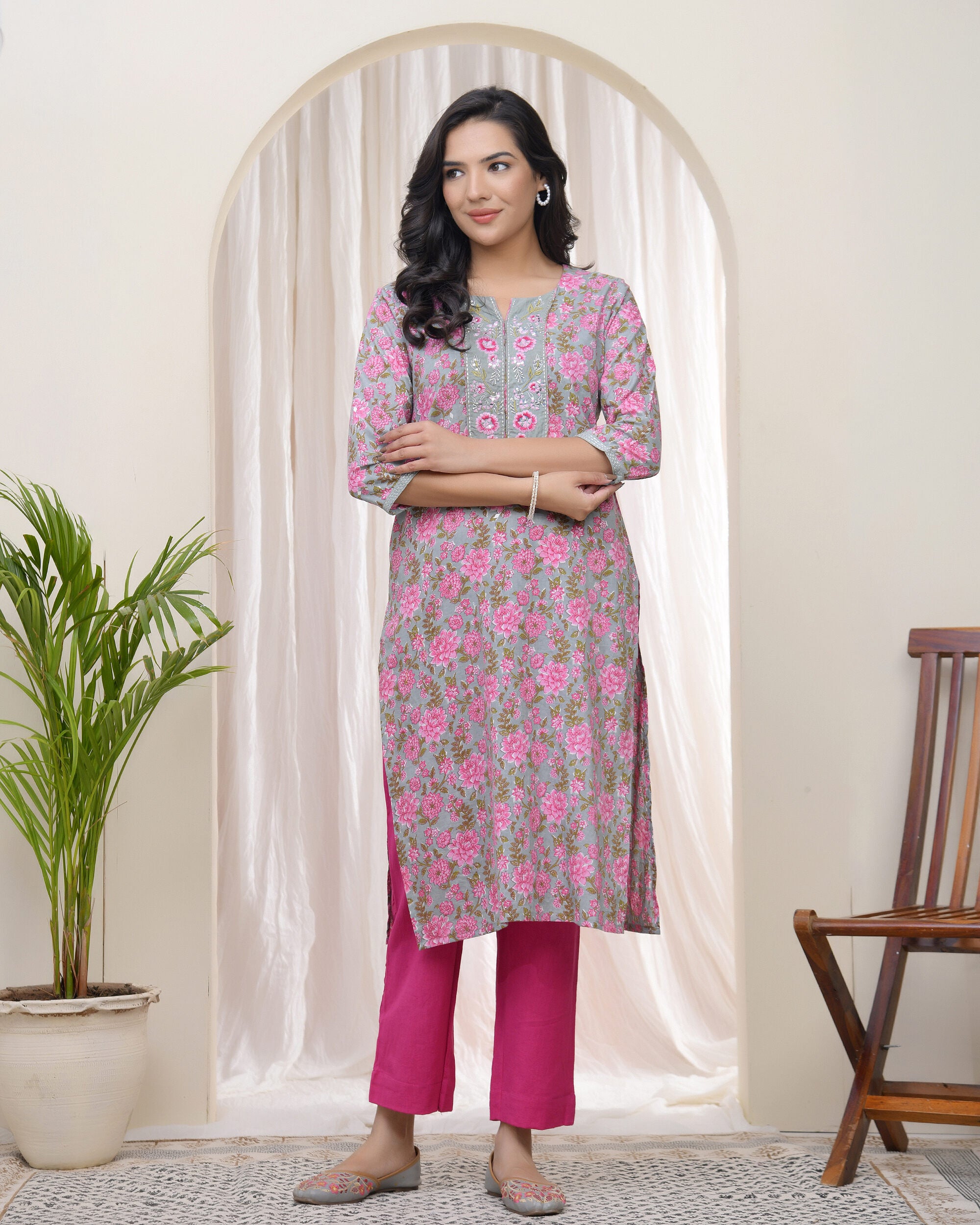 Vaasva Women Grey Cotton Printed Straight Kurti