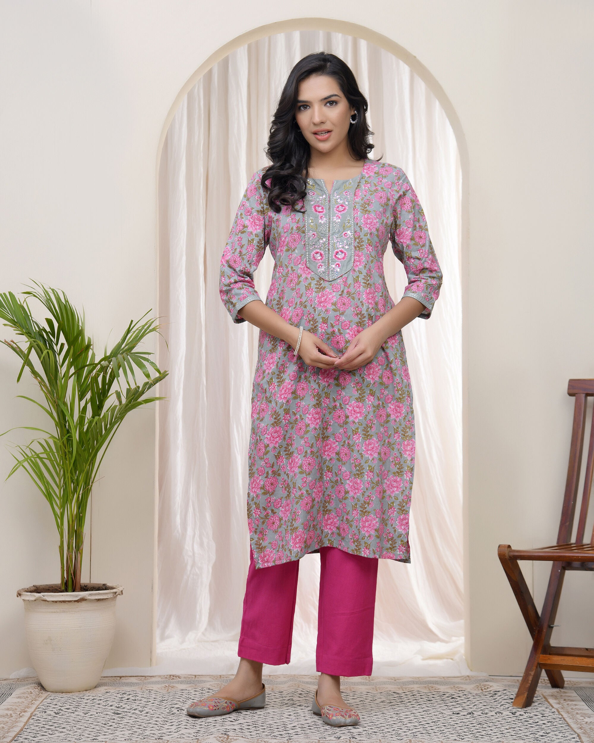 Vaasva Women Grey Cotton Printed Straight Kurti
