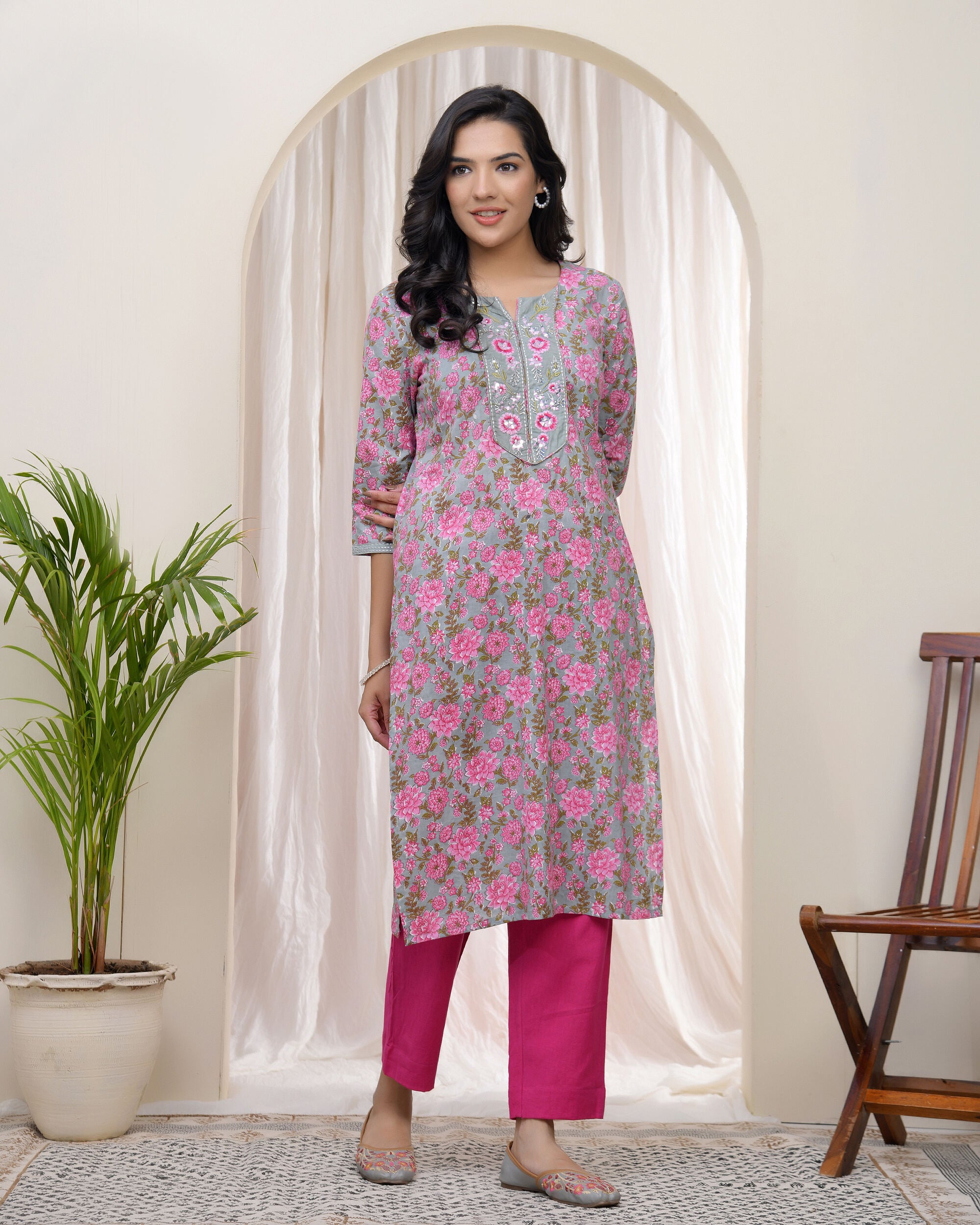 Vaasva Women Grey Cotton Printed Straight Kurti
