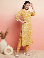 Thumbnail for Aks Abstract Printed V-Neck Pure Cotton Kurta with Trousers - Distacart