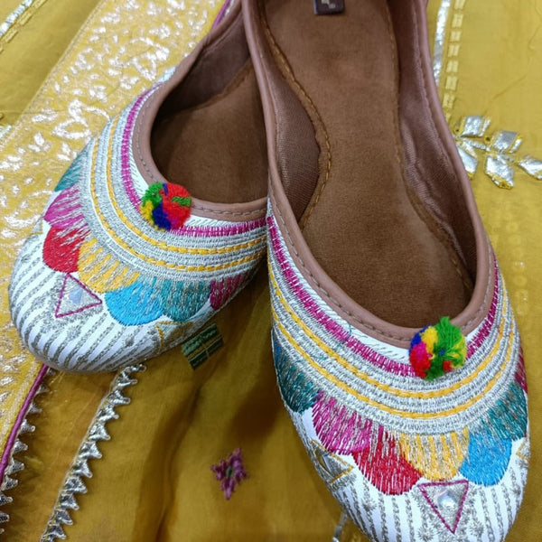 Desi Colour Women Indian Ethnic Footwear-Multi Flower - Distacart