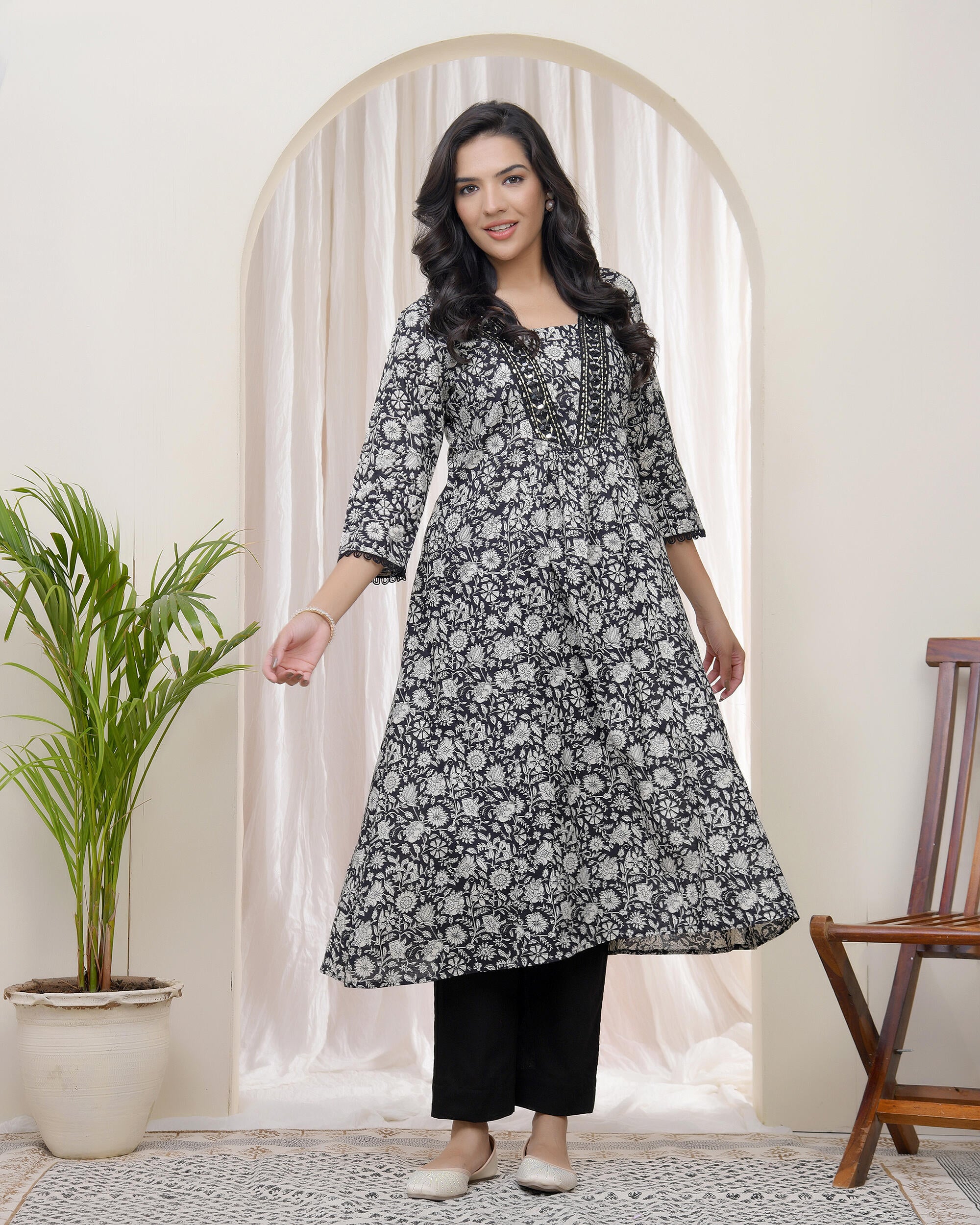 Vaasva Black Floral Cotton Printed Gathered Kurti