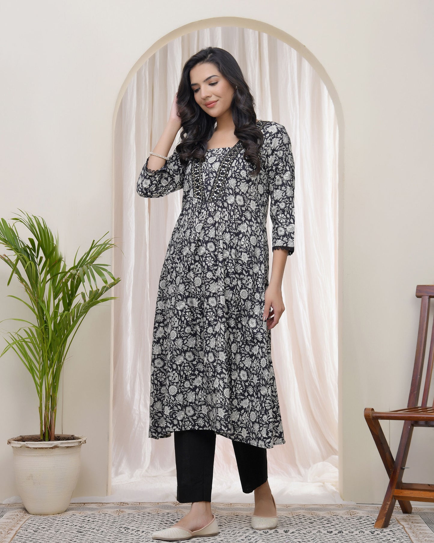 Vaasva Black Floral Cotton Printed Gathered Kurti - Distacart