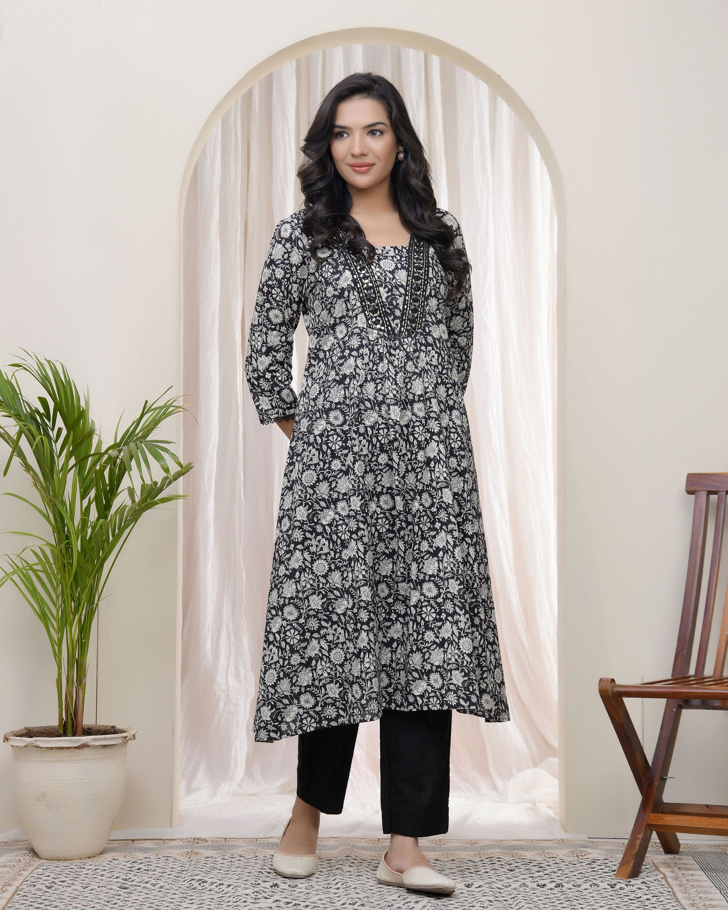 Vaasva Black Floral Cotton Printed Gathered Kurti - Distacart