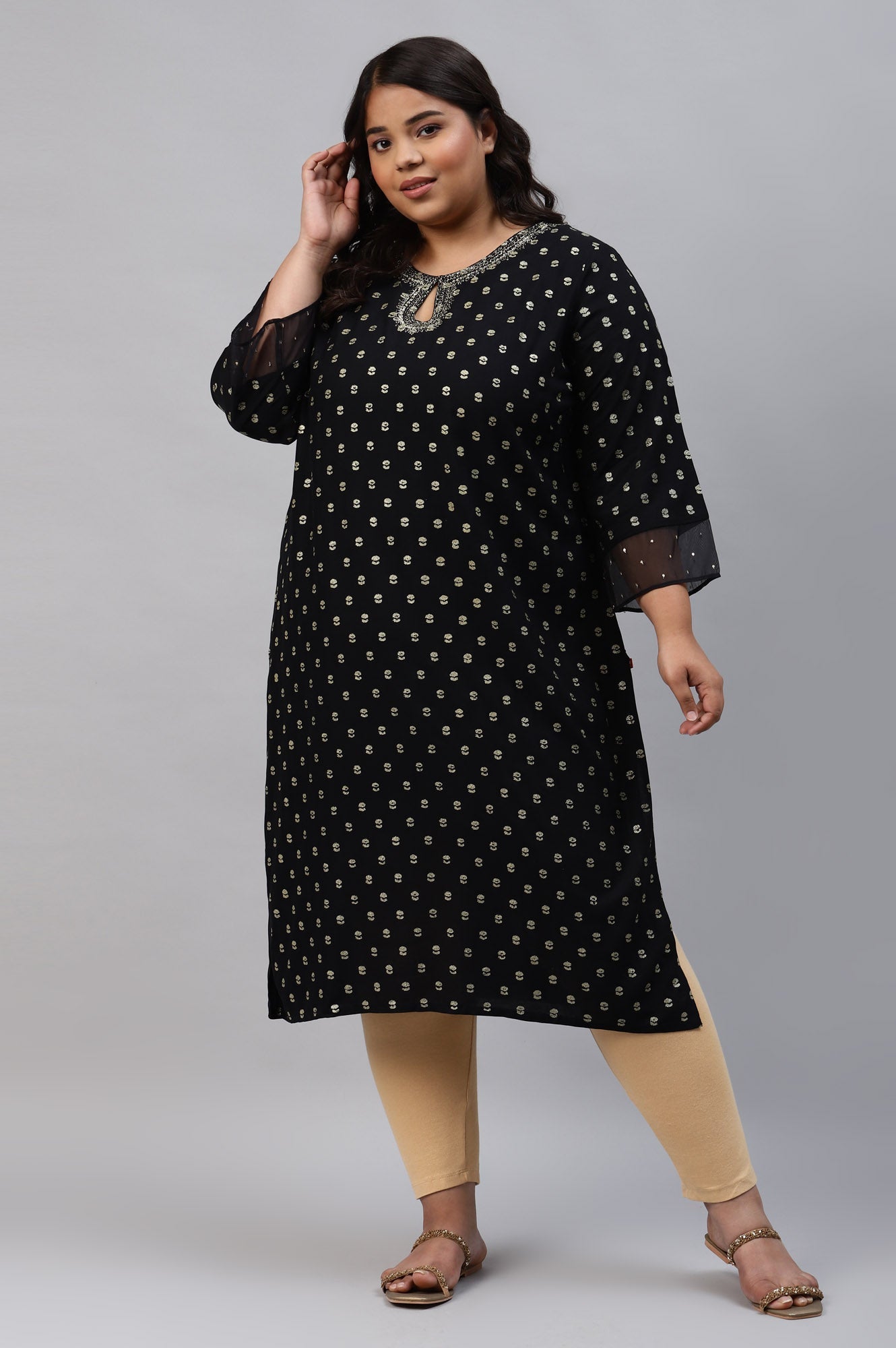 https://cdn.shopify.com/s/files/1/0722/3148/5636/files/22AUW14180G-119919_1.jpg?v=1772276984