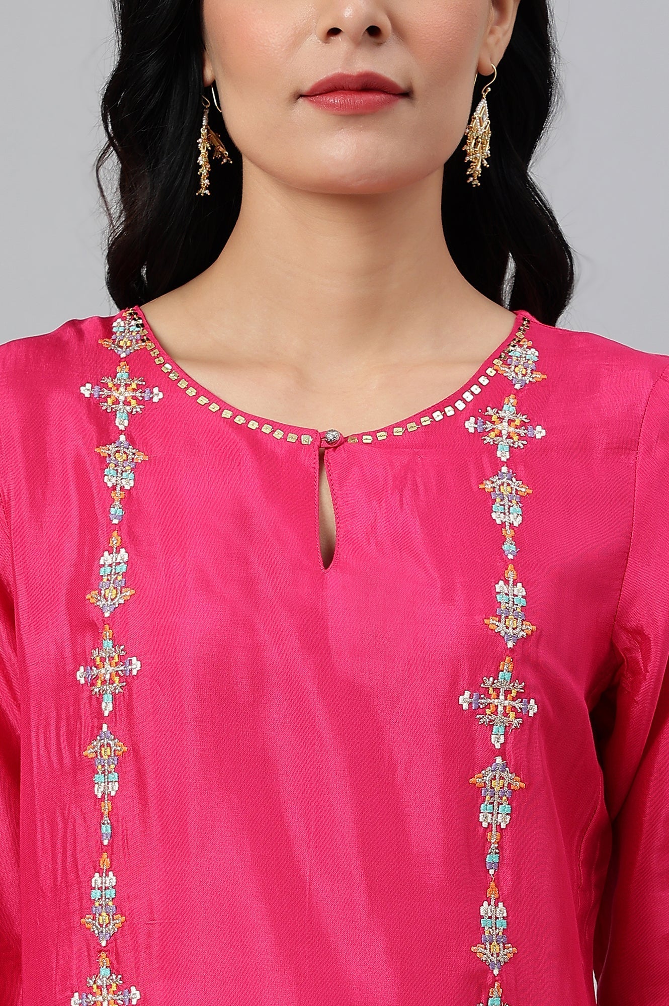 https://cdn.shopify.com/s/files/1/0722/3148/5636/files/22AUW17915-217577_8_b1573b5c-1ab4-4a5f-88ce-742c0d00a5f5.jpg?v=1760495562