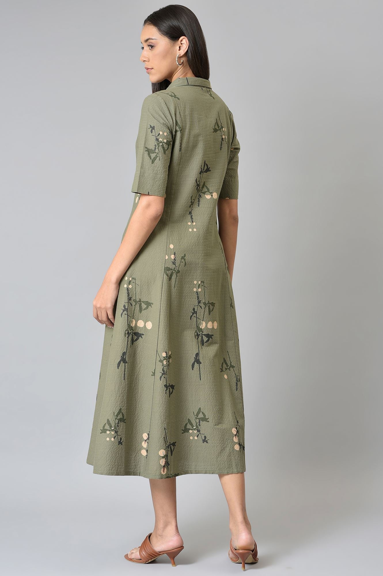 https://cdn.shopify.com/s/files/1/0722/3148/5636/files/22AUW18378-810283_2_cc178ee3-e574-443a-972d-4e59e8a43899.jpg?v=1760477229