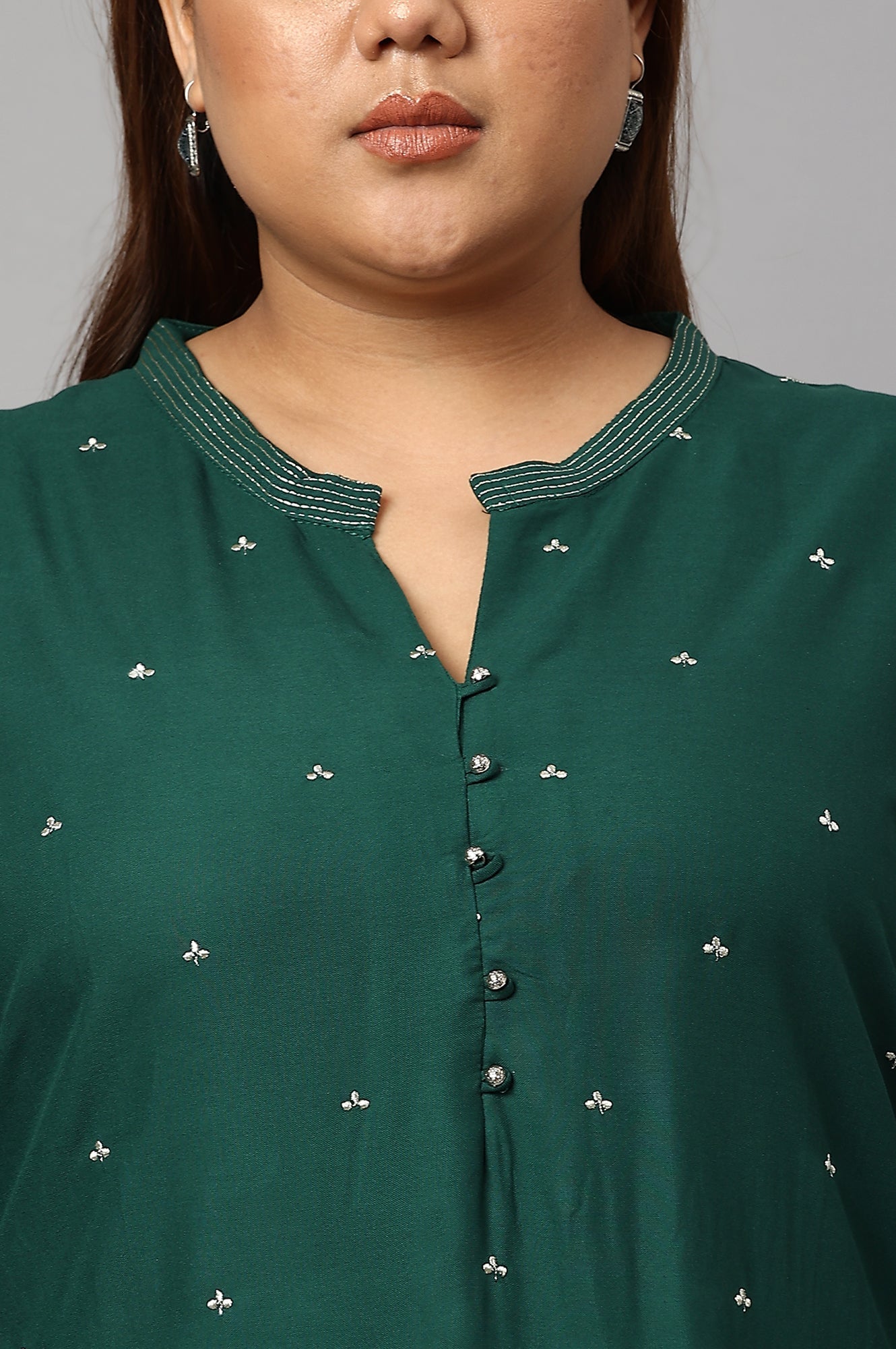 https://cdn.shopify.com/s/files/1/0722/3148/5636/files/22AUW18410G-218247_5_39dee652-e6a7-4b80-ae0e-5a8a4ddcbf0d.jpg?v=1760481461