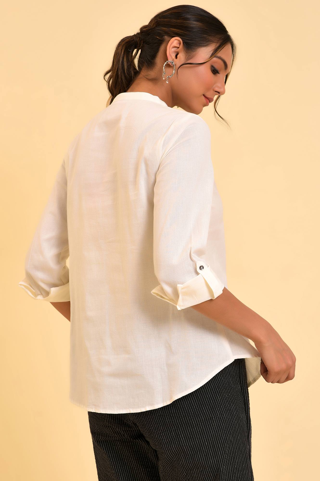 https://cdn.shopify.com/s/files/1/0722/3148/5636/files/22AUW31249-211283_2_3f6bf4c7-db6d-4e52-94c2-77373359621e.jpg?v=1760469778