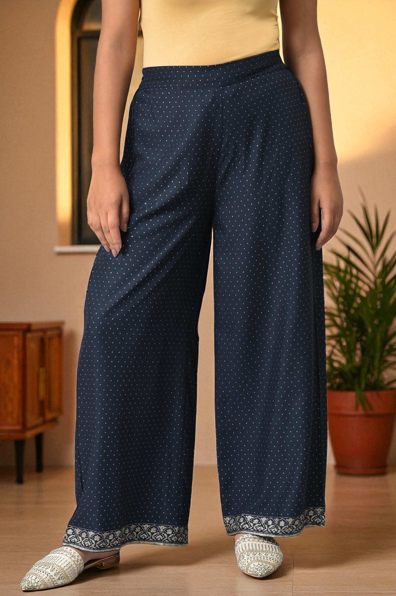 https://cdn.shopify.com/s/files/1/0722/3148/5636/files/22AUW62374-121532.jpg?v=1760473485