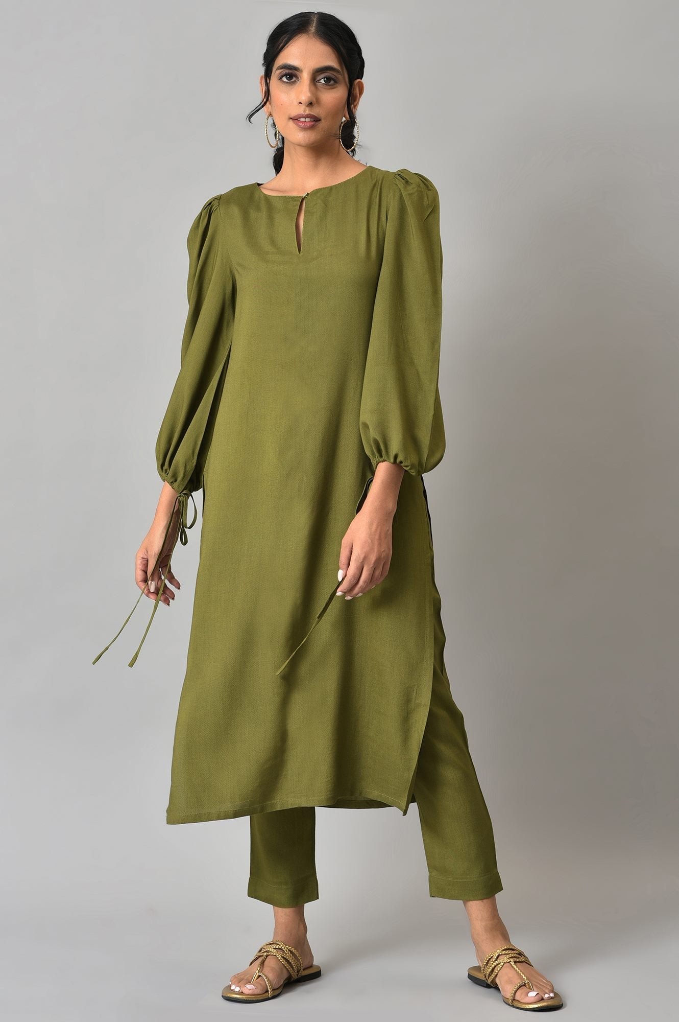 https://cdn.shopify.com/s/files/1/0722/3148/5636/files/22AUWS19318-219078_1.jpg?v=1760484104