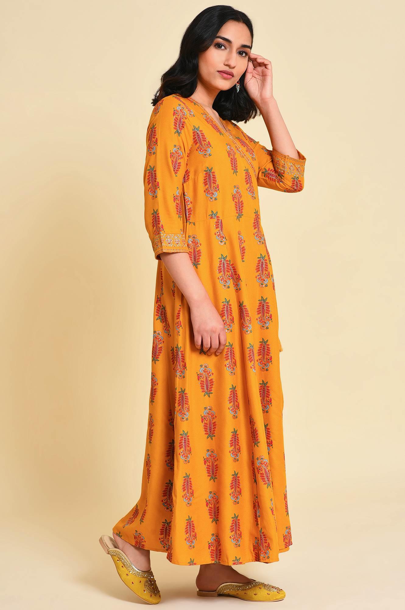 https://cdn.shopify.com/s/files/1/0722/3148/5636/files/22AUWS19555-121759_4_75f085db-d185-4a82-b58c-b7dca9e8d461.jpg?v=1760607679