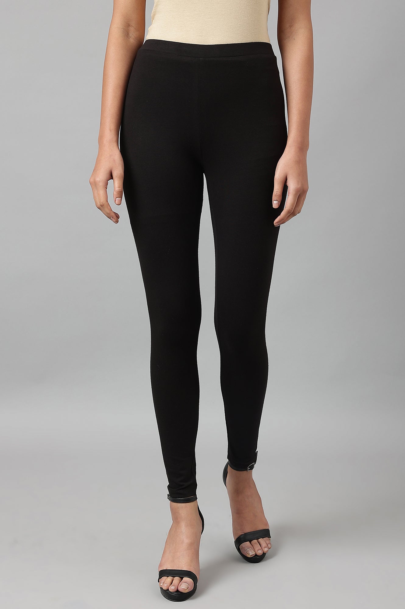 https://cdn.shopify.com/s/files/1/0722/3148/5636/files/22CR160105-47447_1_3a1d46ca-5333-4c5d-a50a-5fa217d96a67.jpg?v=1760608208