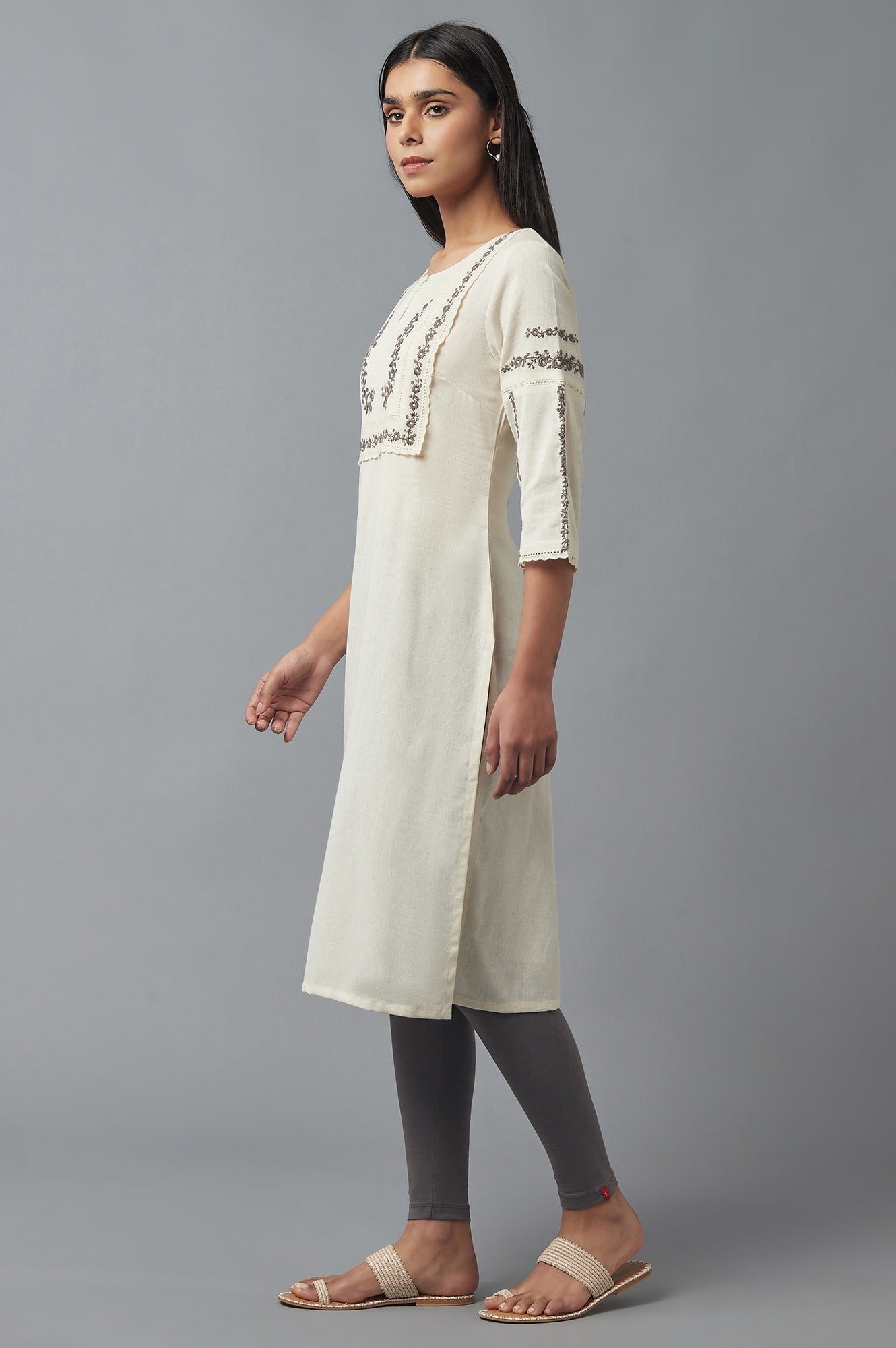 https://cdn.shopify.com/s/files/1/0722/3148/5636/files/22FEW15960-216693_3_a72fdfd4-0e4b-463e-a4f5-384e2906a596.jpg?v=1760477078