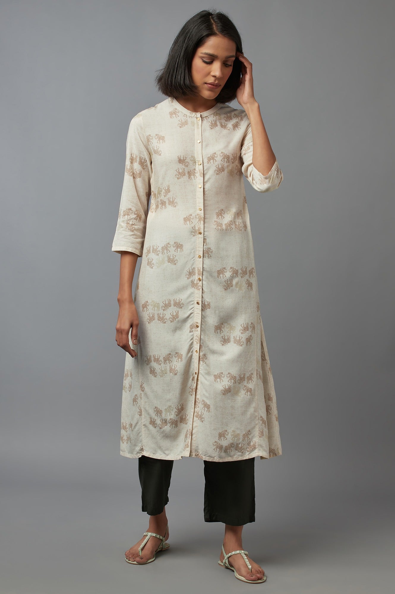 https://cdn.shopify.com/s/files/1/0722/3148/5636/files/22FEW17281B-116741_1_e88c8684-eb3d-4c8f-8e9a-412b2d4b8fad.jpg?v=1760477058