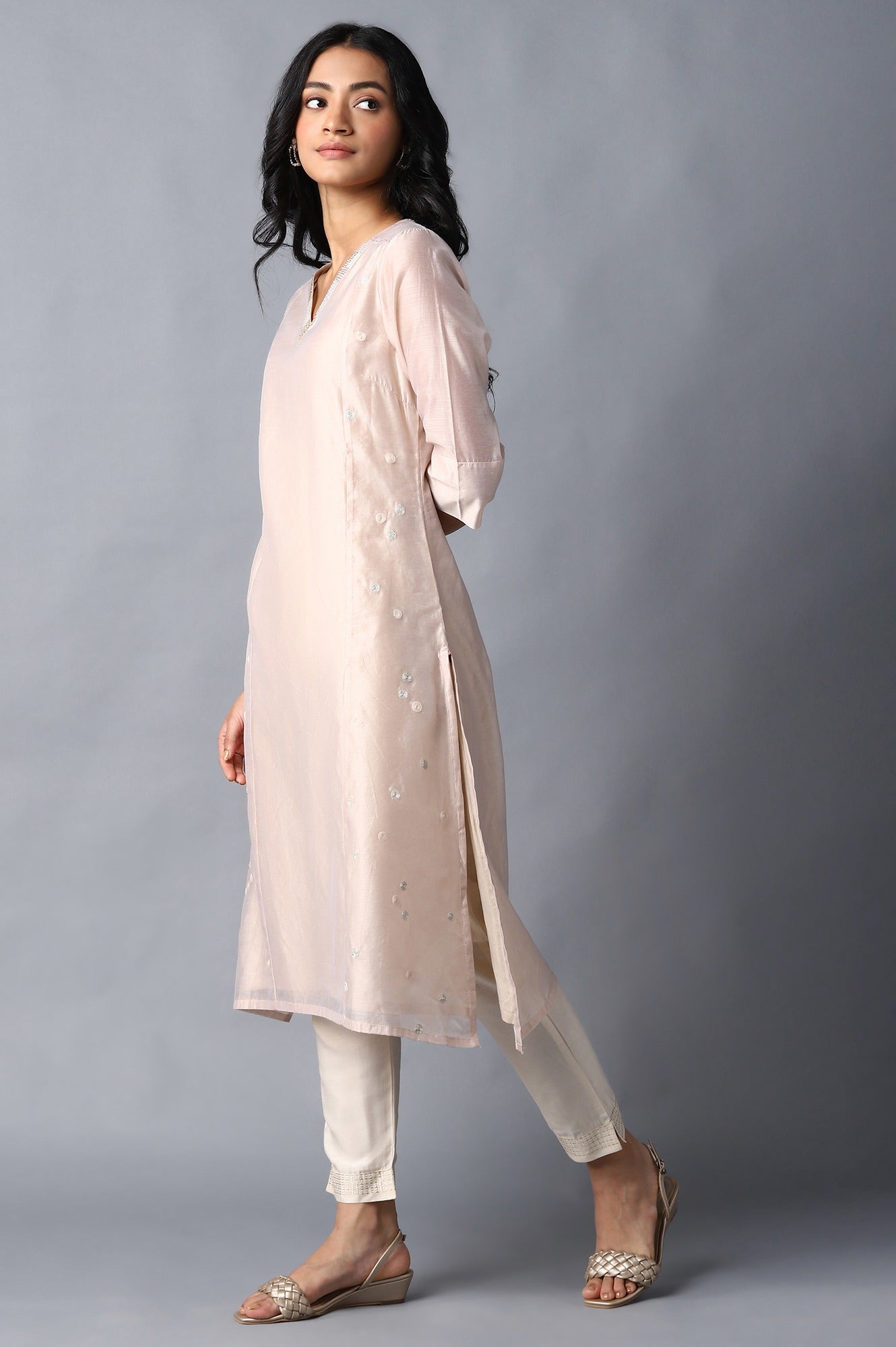 https://cdn.shopify.com/s/files/1/0722/3148/5636/files/22FEW17282-216669_3_15f6fa8d-754d-437e-828c-4acb5b8f9a03.jpg?v=1760481519