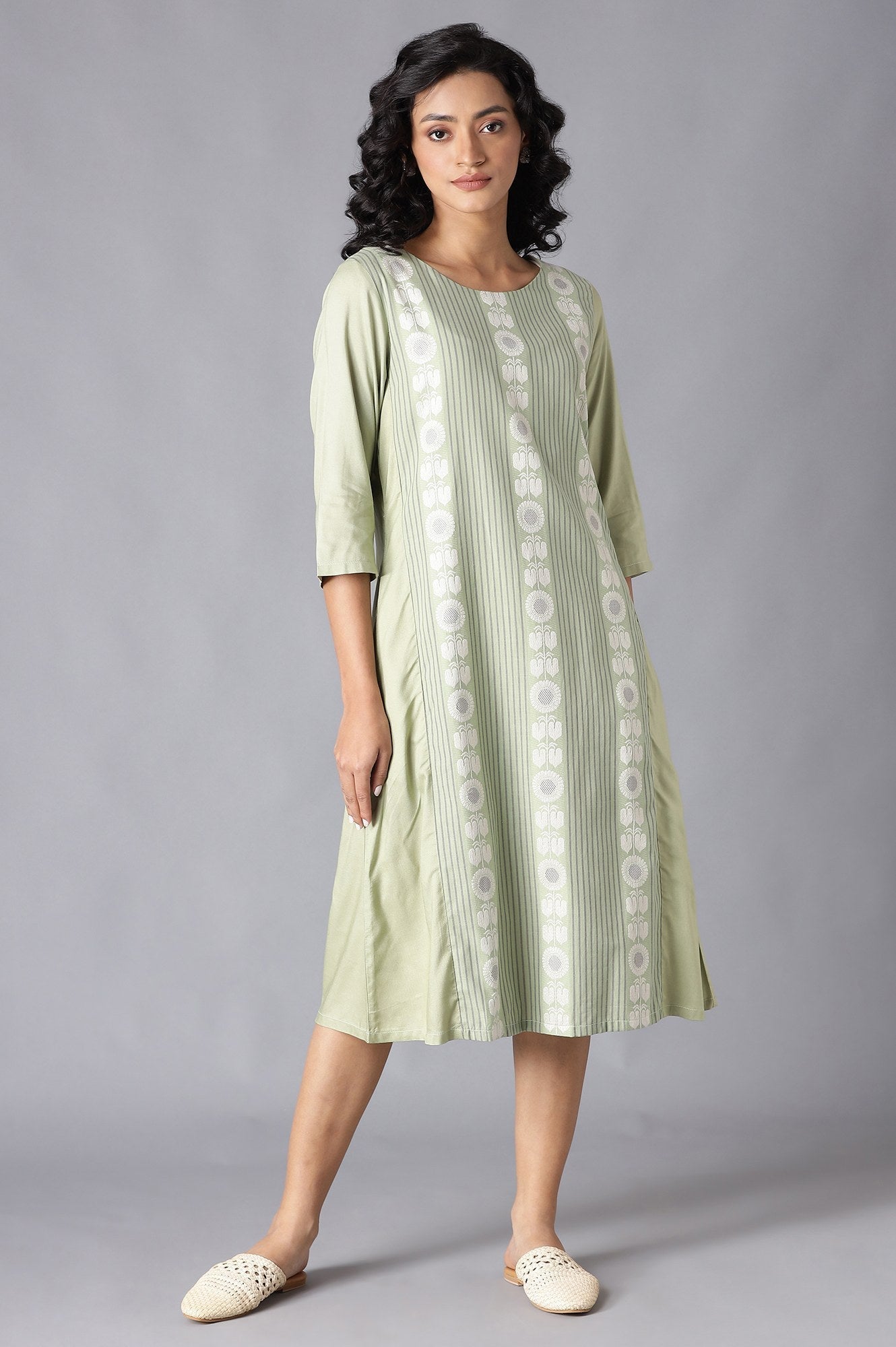 https://cdn.shopify.com/s/files/1/0722/3148/5636/files/22FEW17332-312251_1_ea179fa8-6b43-4c78-8cee-4e6039242ac1.jpg?v=1760479593