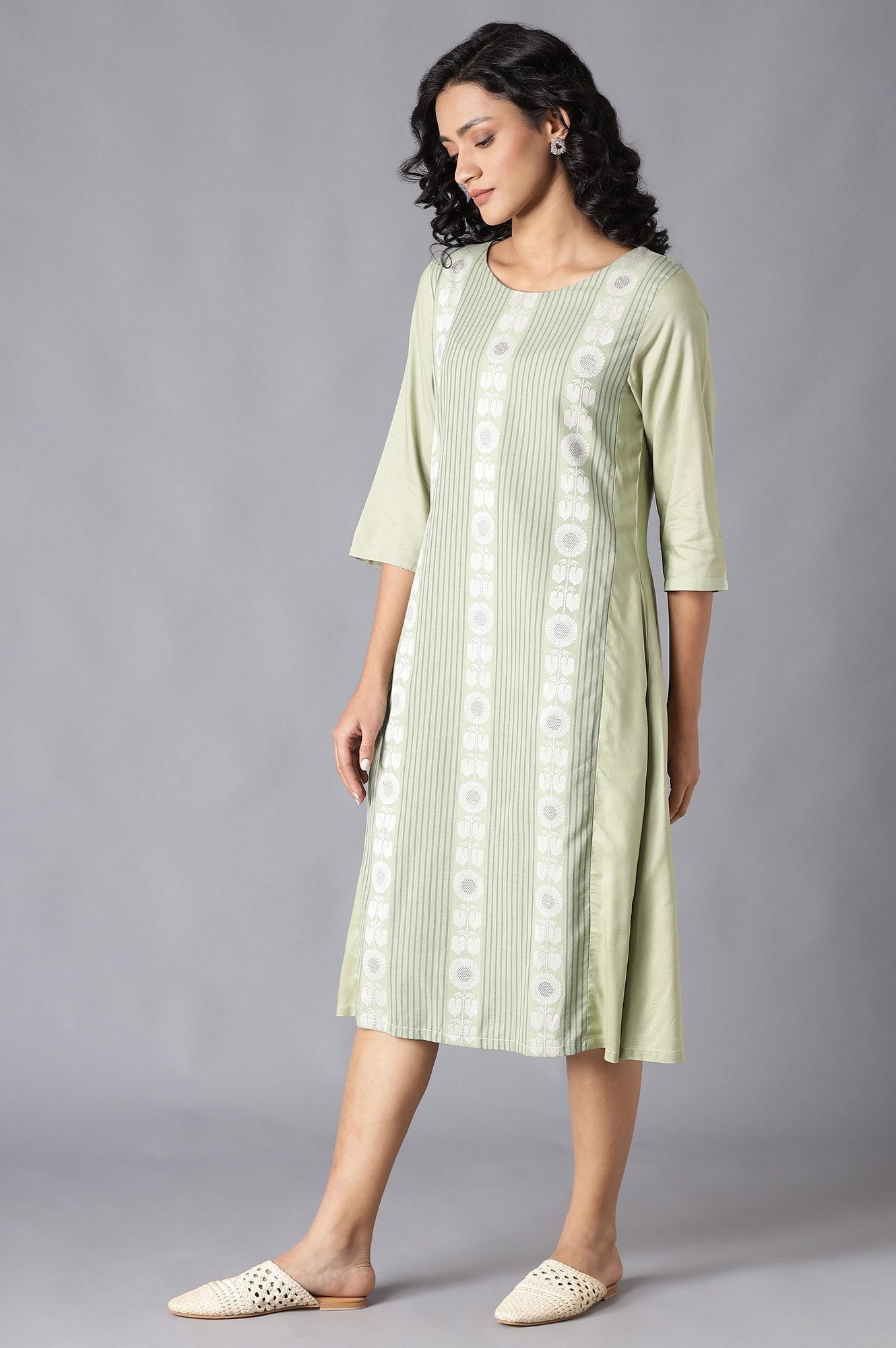 https://cdn.shopify.com/s/files/1/0722/3148/5636/files/22FEW17332-312251_3_06a06eb3-e0d3-4216-84d5-5c32e28fe3f1.jpg?v=1760479594