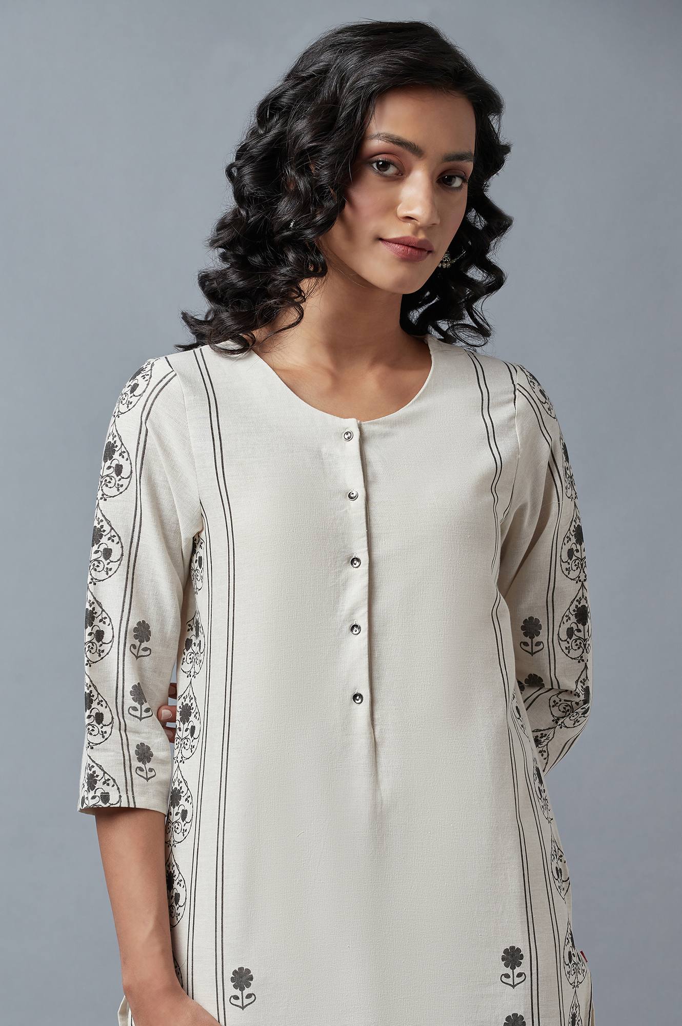 https://cdn.shopify.com/s/files/1/0722/3148/5636/files/22FEW17336-118115_6_1a90c305-d60a-41db-a13c-e29e70845a87.jpg?v=1760482471